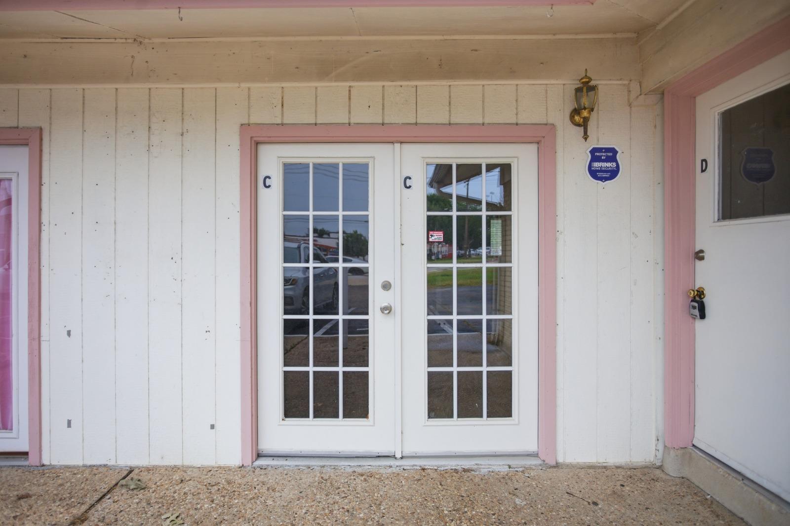 1305 S MAYS St # C&D, Round Rock, TX 78664
