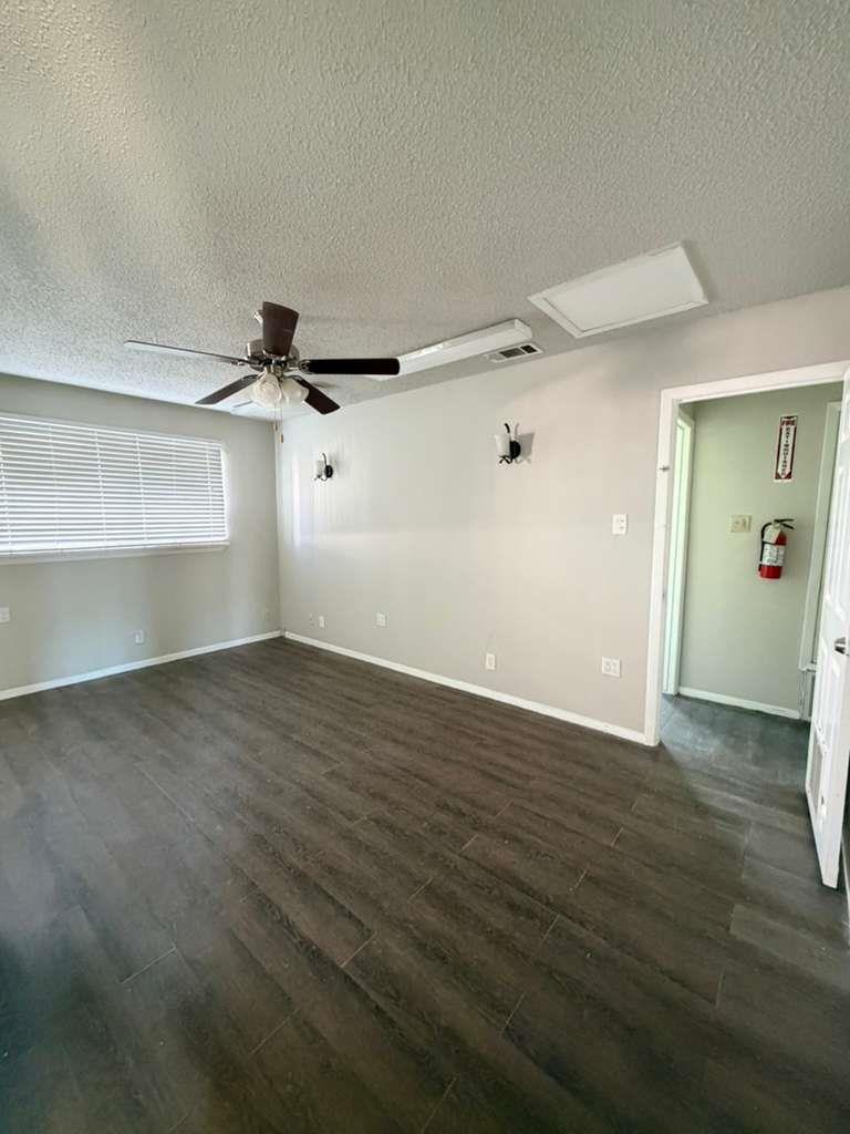 1305 S MAYS St # C&D, Round Rock, TX 78664