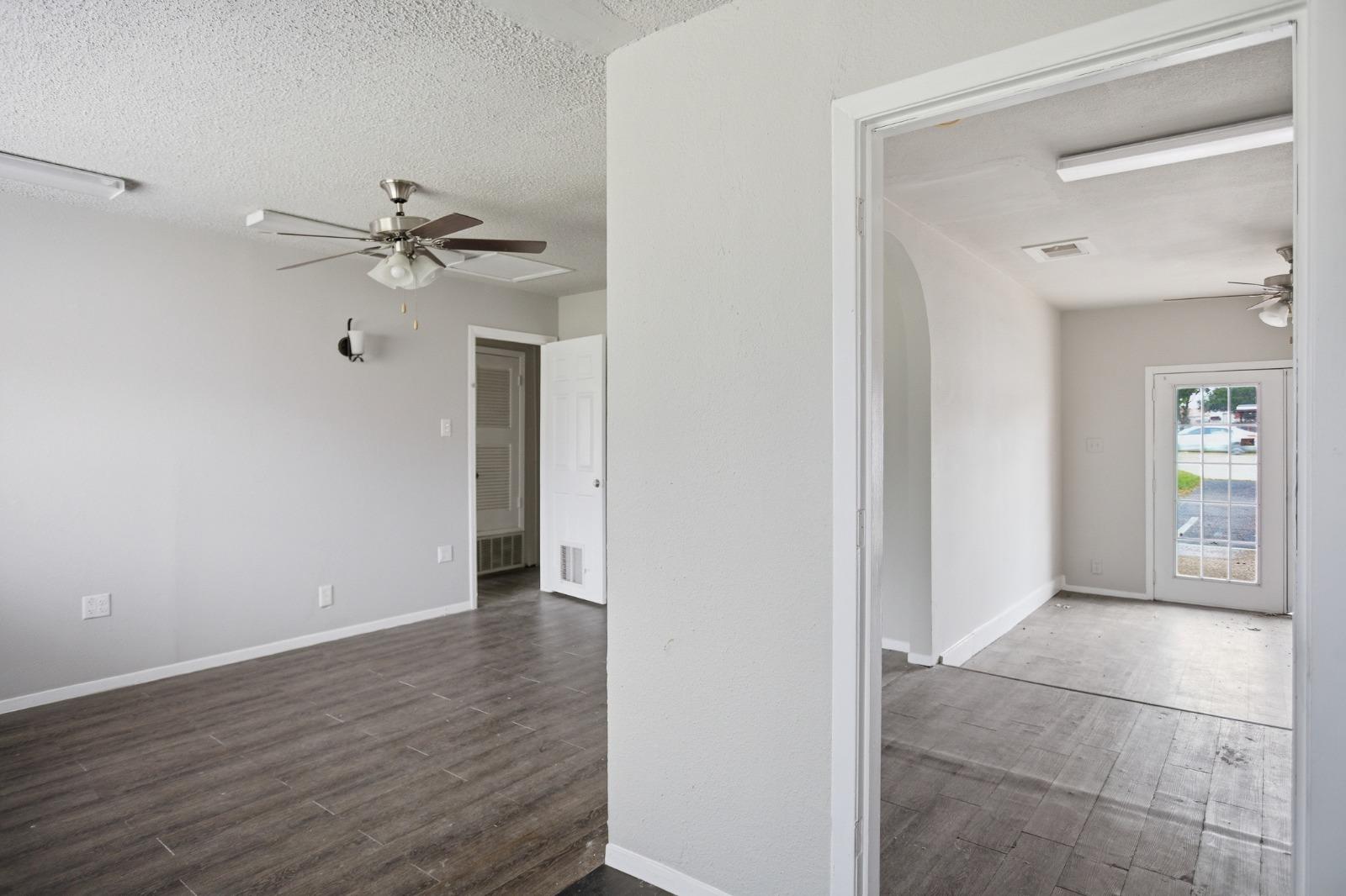 1305 S MAYS St # C&D, Round Rock, TX 78664