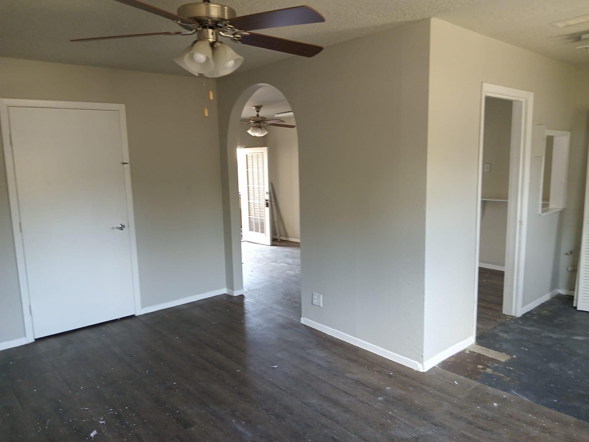 1305 S MAYS St # C&D, Round Rock, TX 78664