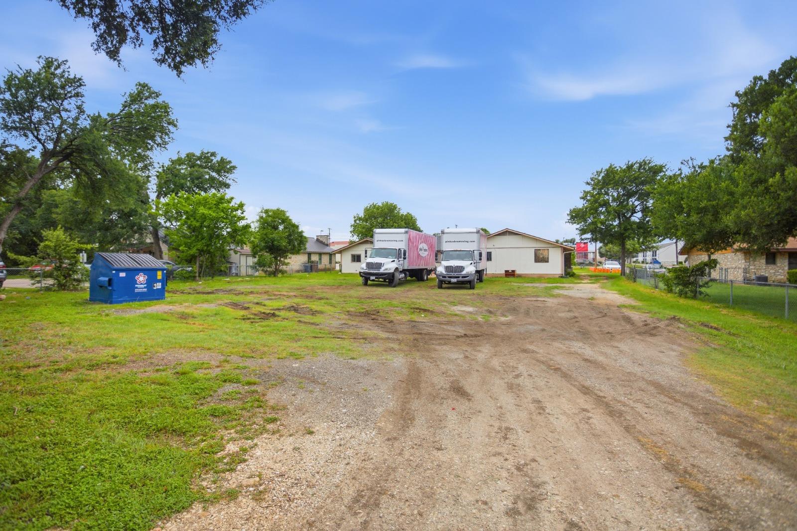 1305 S MAYS St # C&D, Round Rock, TX 78664