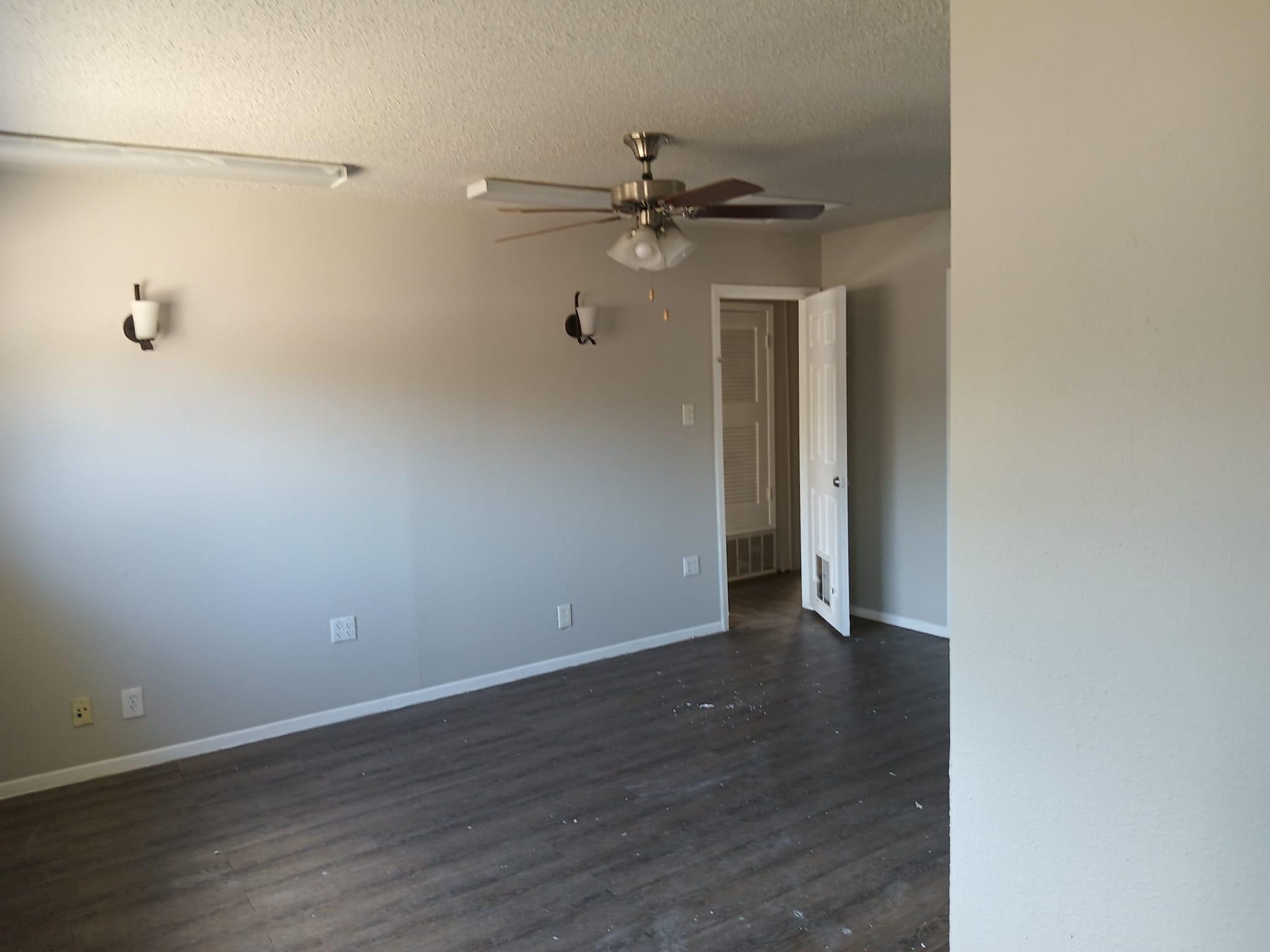 1305 S MAYS St # C&D, Round Rock, TX 78664