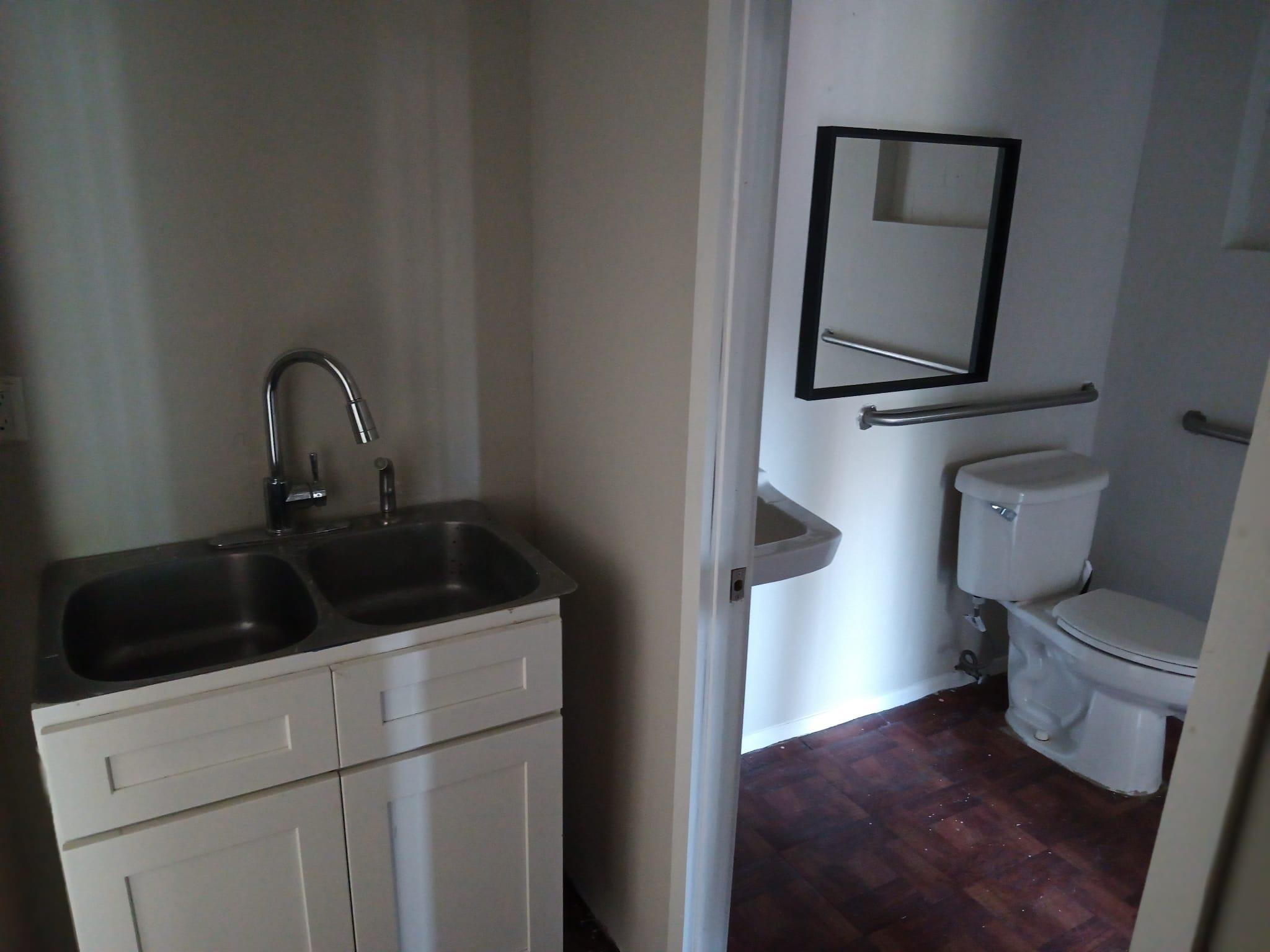 1305 S MAYS St # C&D, Round Rock, TX 78664