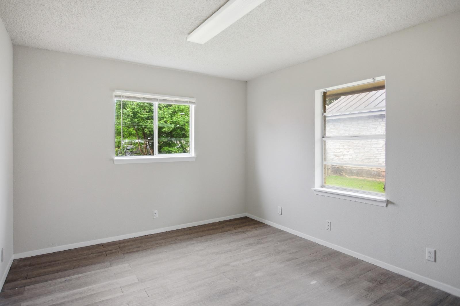 1305 S MAYS St # C&D, Round Rock, TX 78664