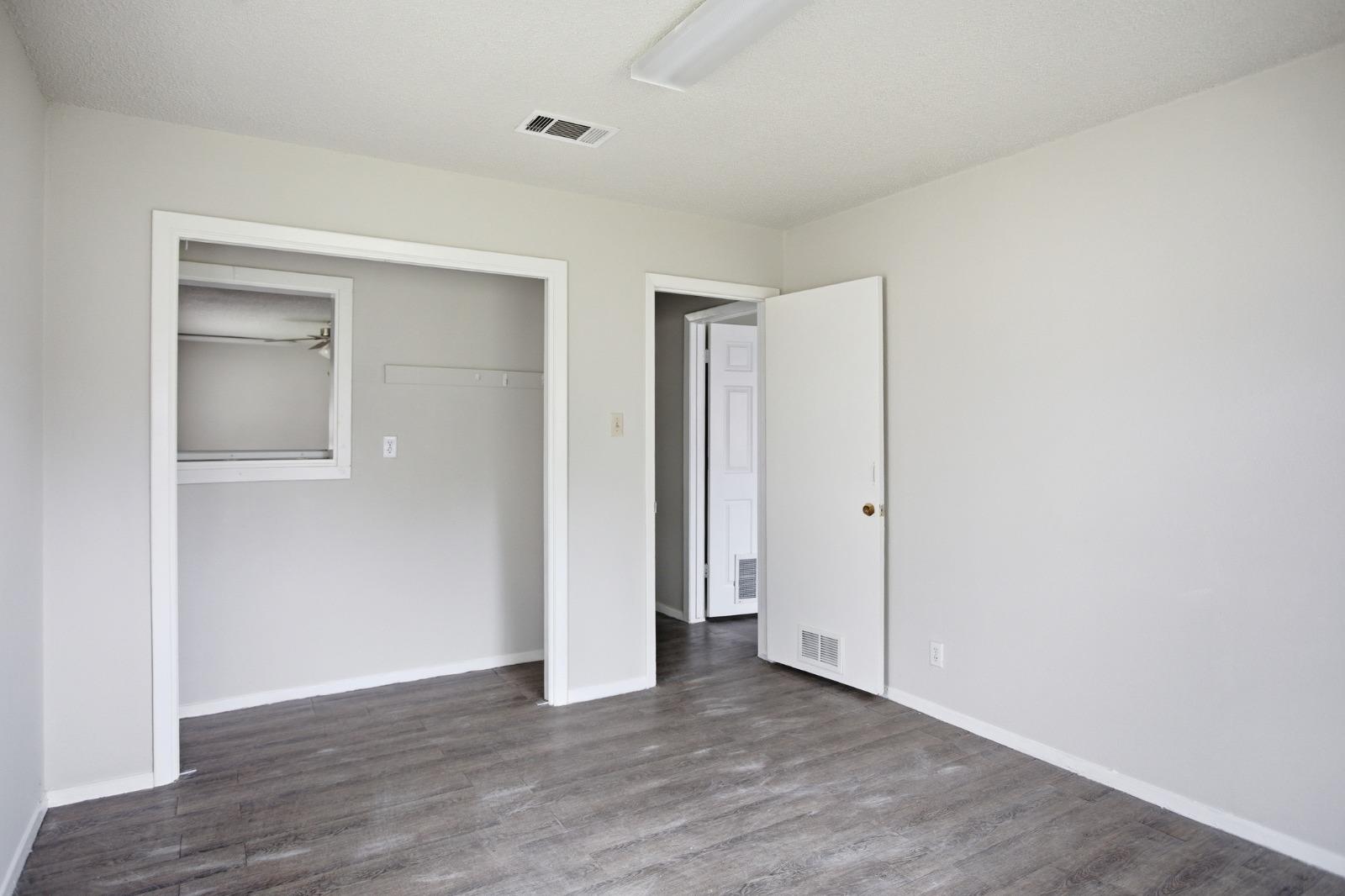 1305 S MAYS St # C&D, Round Rock, TX 78664