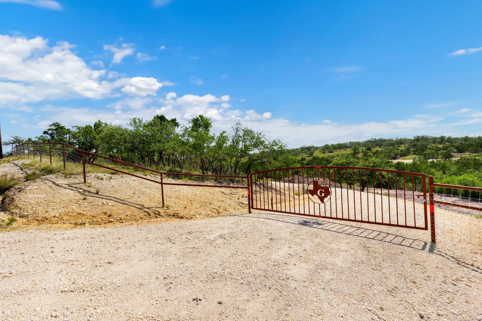 472 Stallion Estates Dr, Blanco, TX 78070