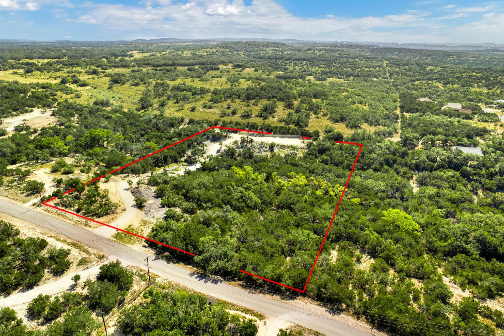472 Stallion Estates Dr, Blanco, TX 78070