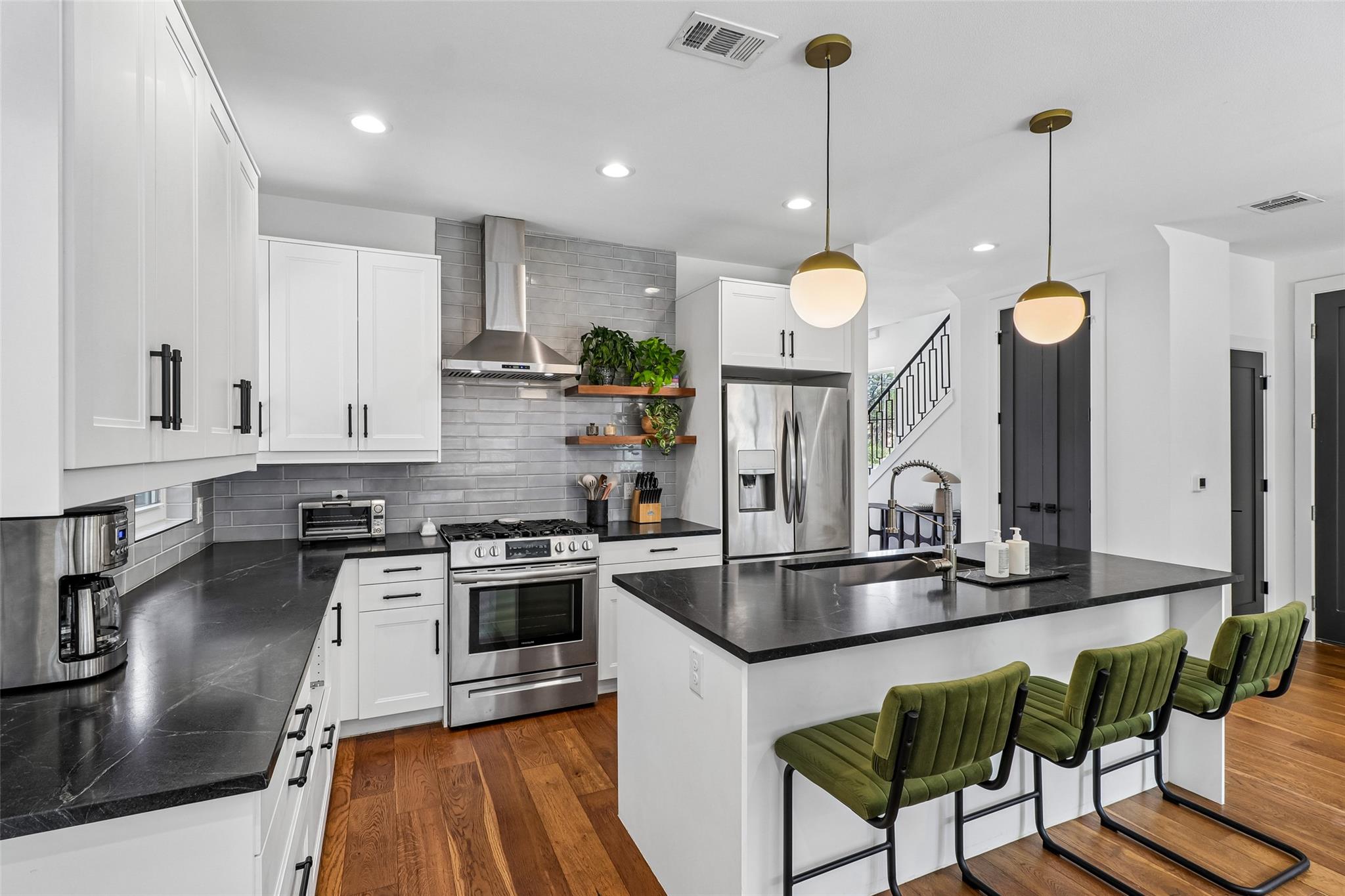 1706 Perez St # 1, Austin, TX 78721