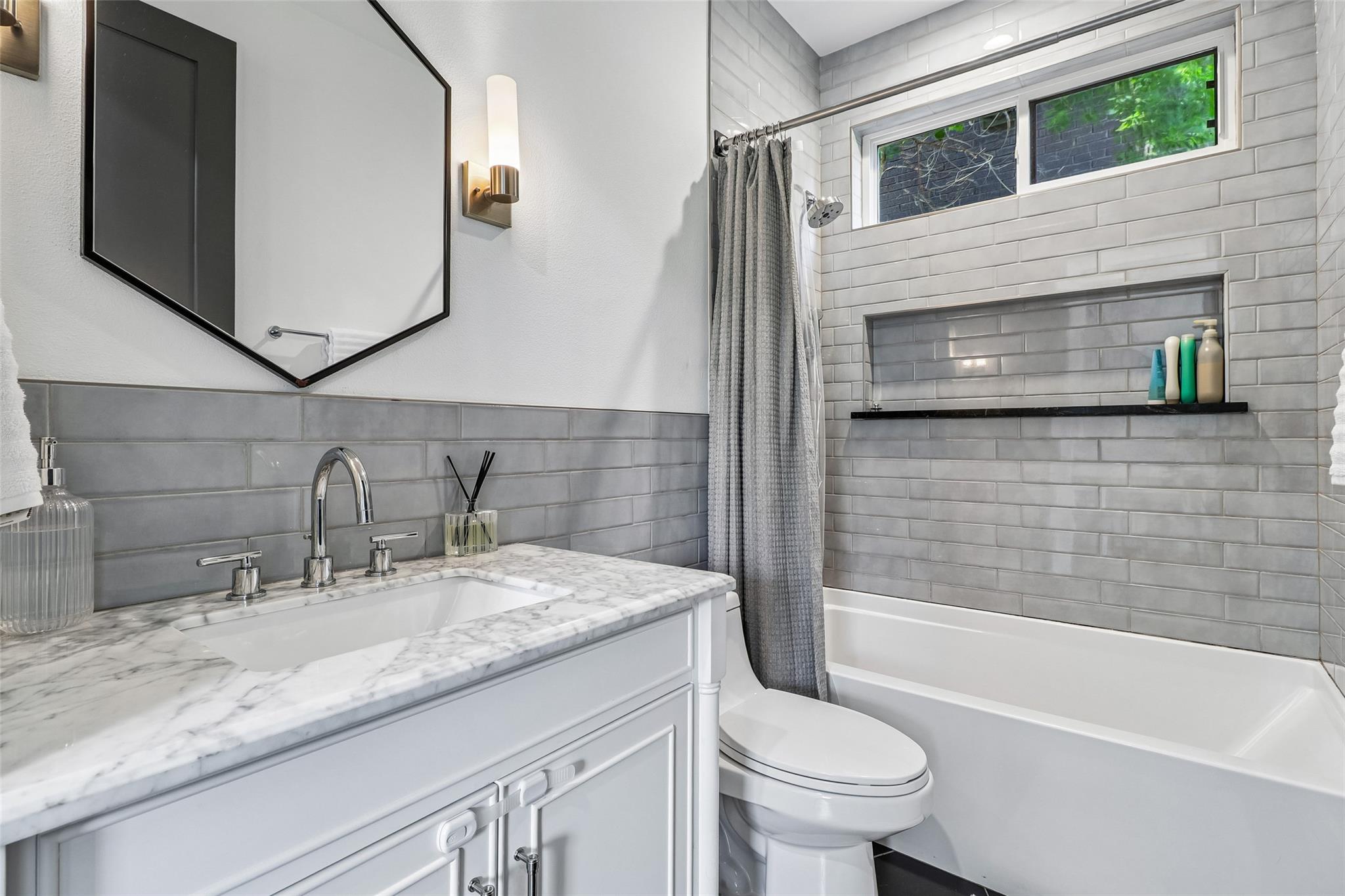 1706 Perez St # 1, Austin, TX 78721