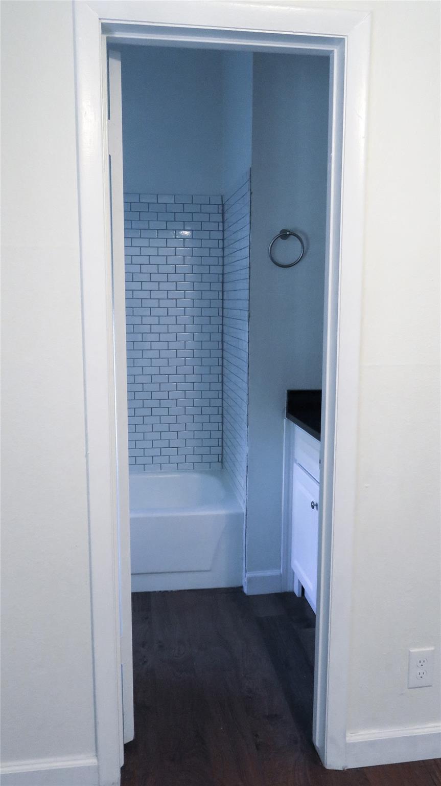 2216 San Gabriel St # 102, Austin, TX 78705