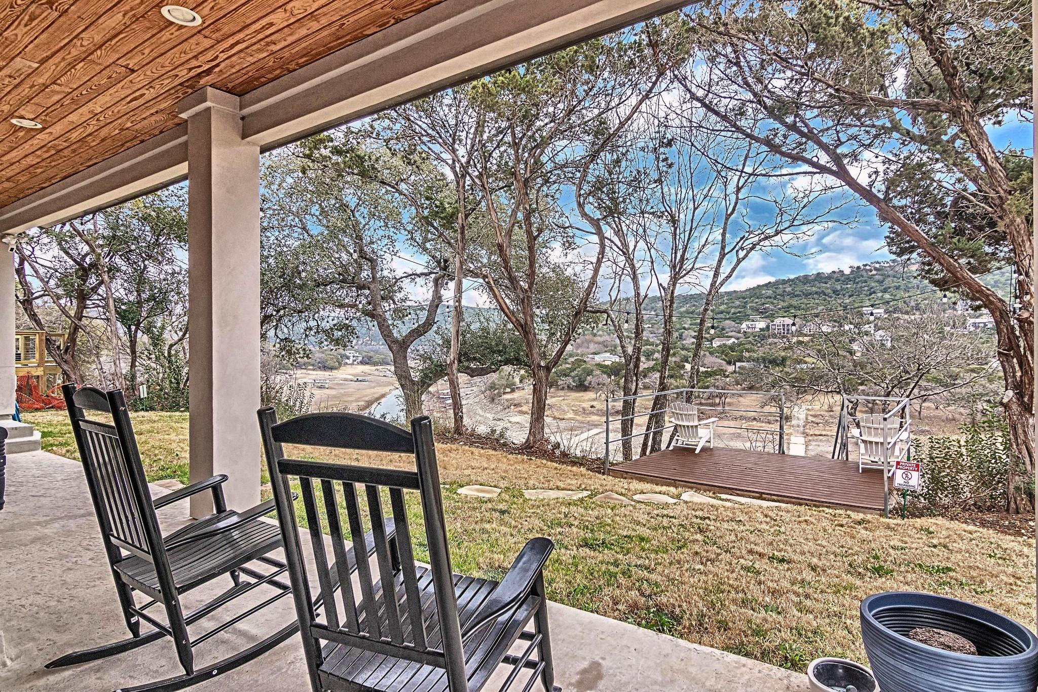 11119 Lakeside Dr, Jonestown, TX 78645