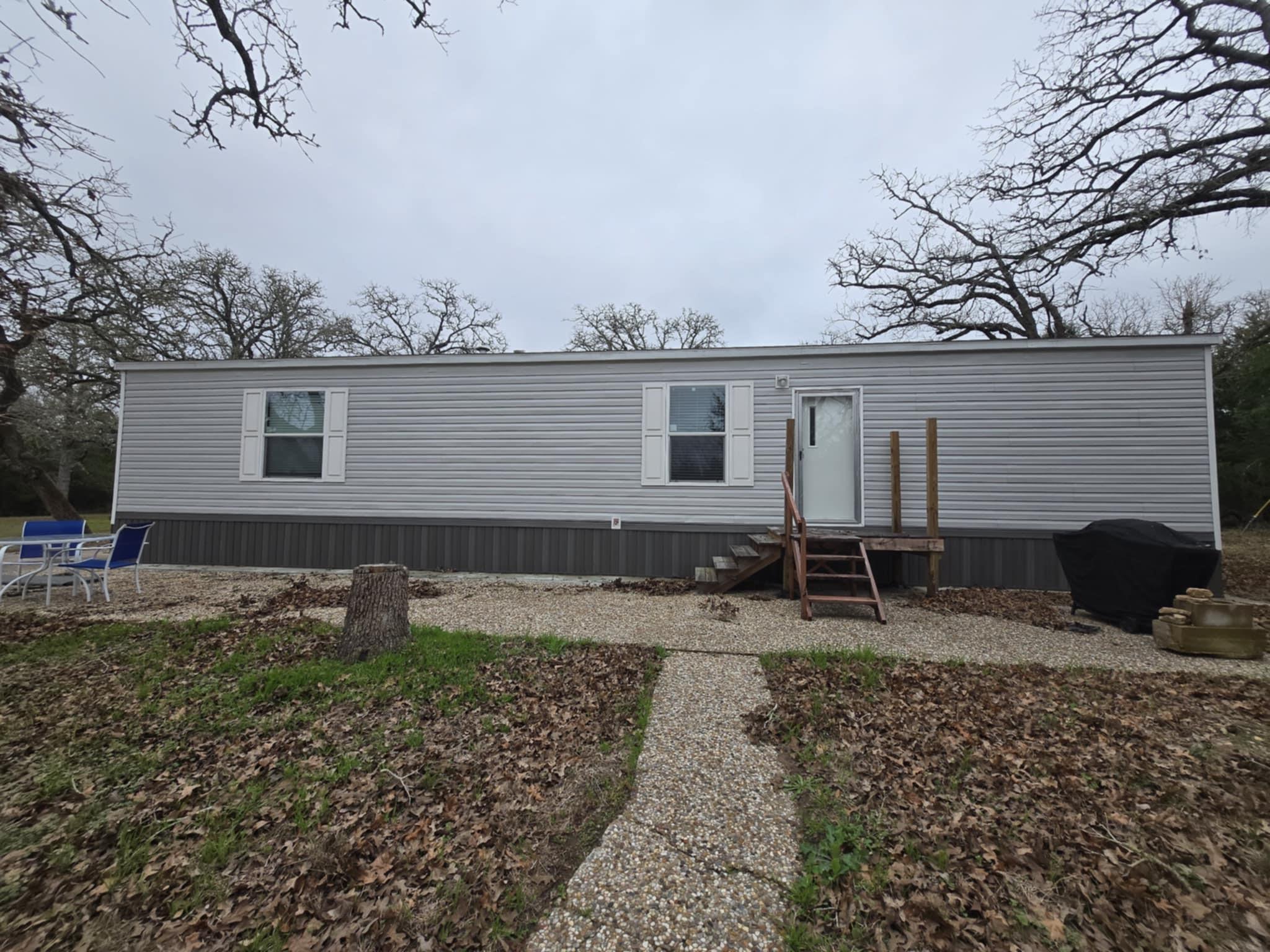 221 Old Waelder Rd, Flatonia, TX 78941