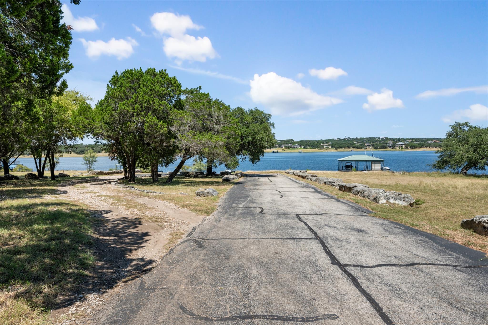 10 Thurman Bluff Dr, Spicewood, TX 78669