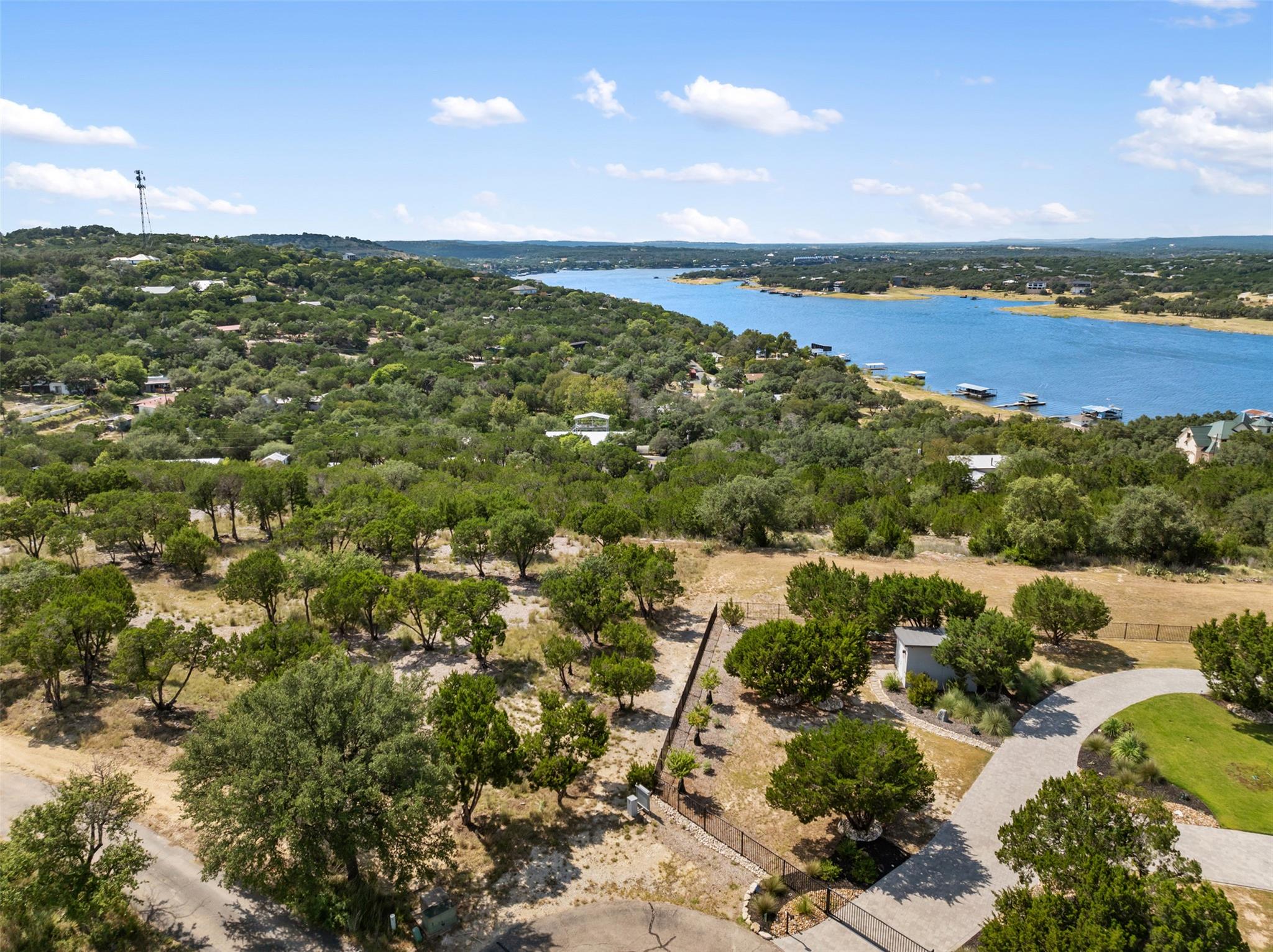 10 Thurman Bluff Dr, Spicewood, TX 78669