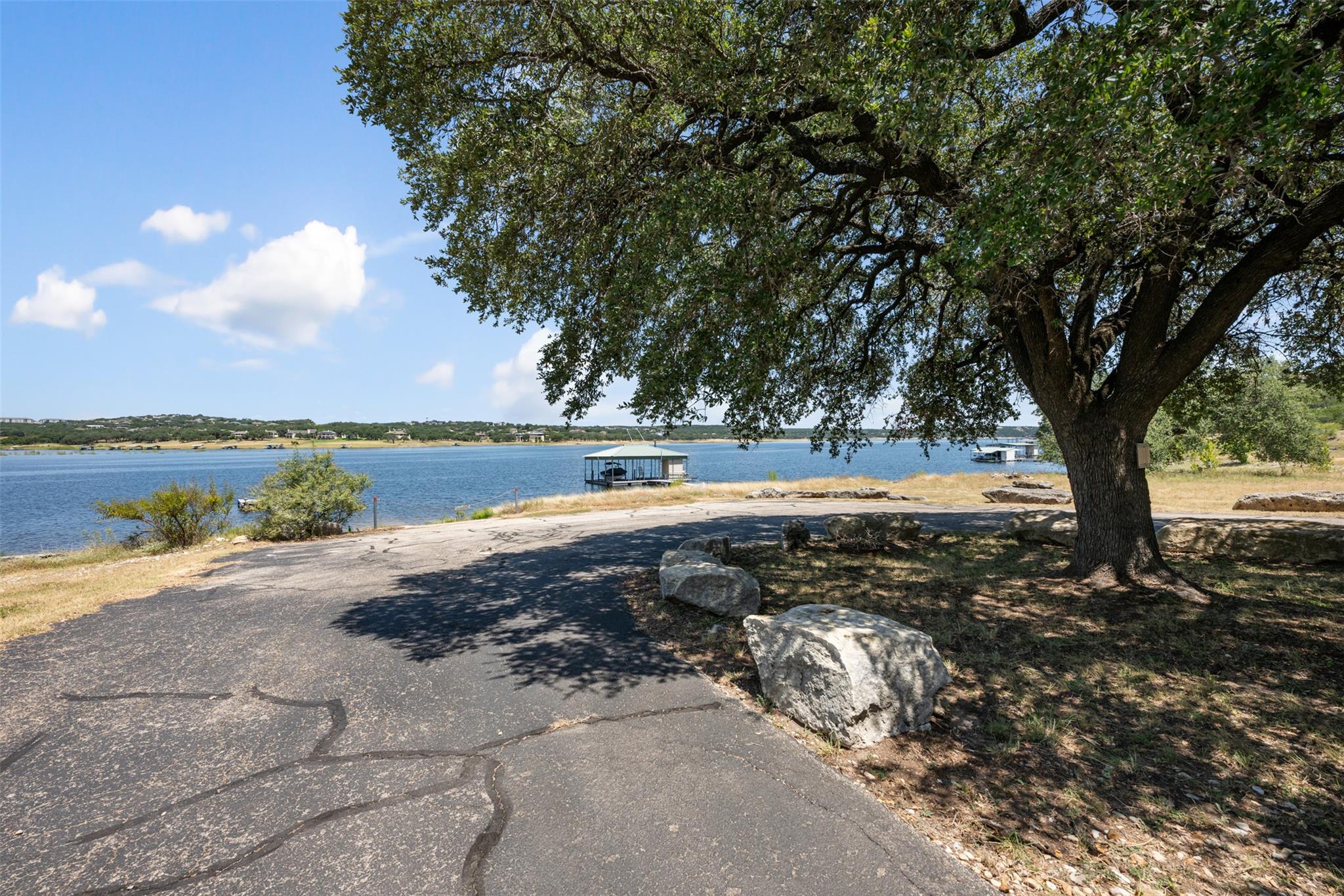 10 Thurman Bluff Dr, Spicewood, TX 78669