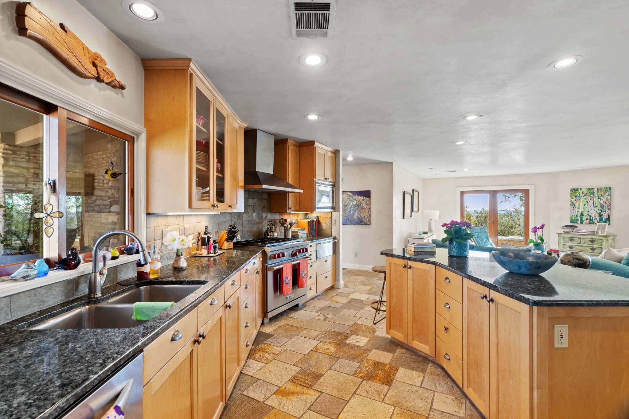 2910 Fall Creek Rd, Spicewood, TX 78669