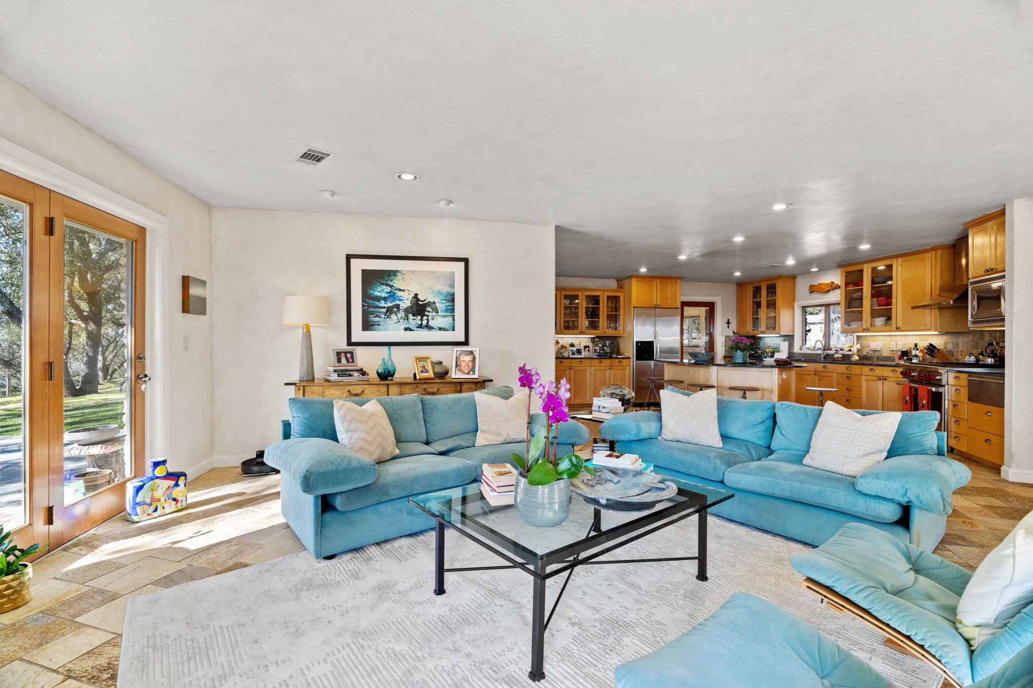 2910 Fall Creek Rd, Spicewood, TX 78669