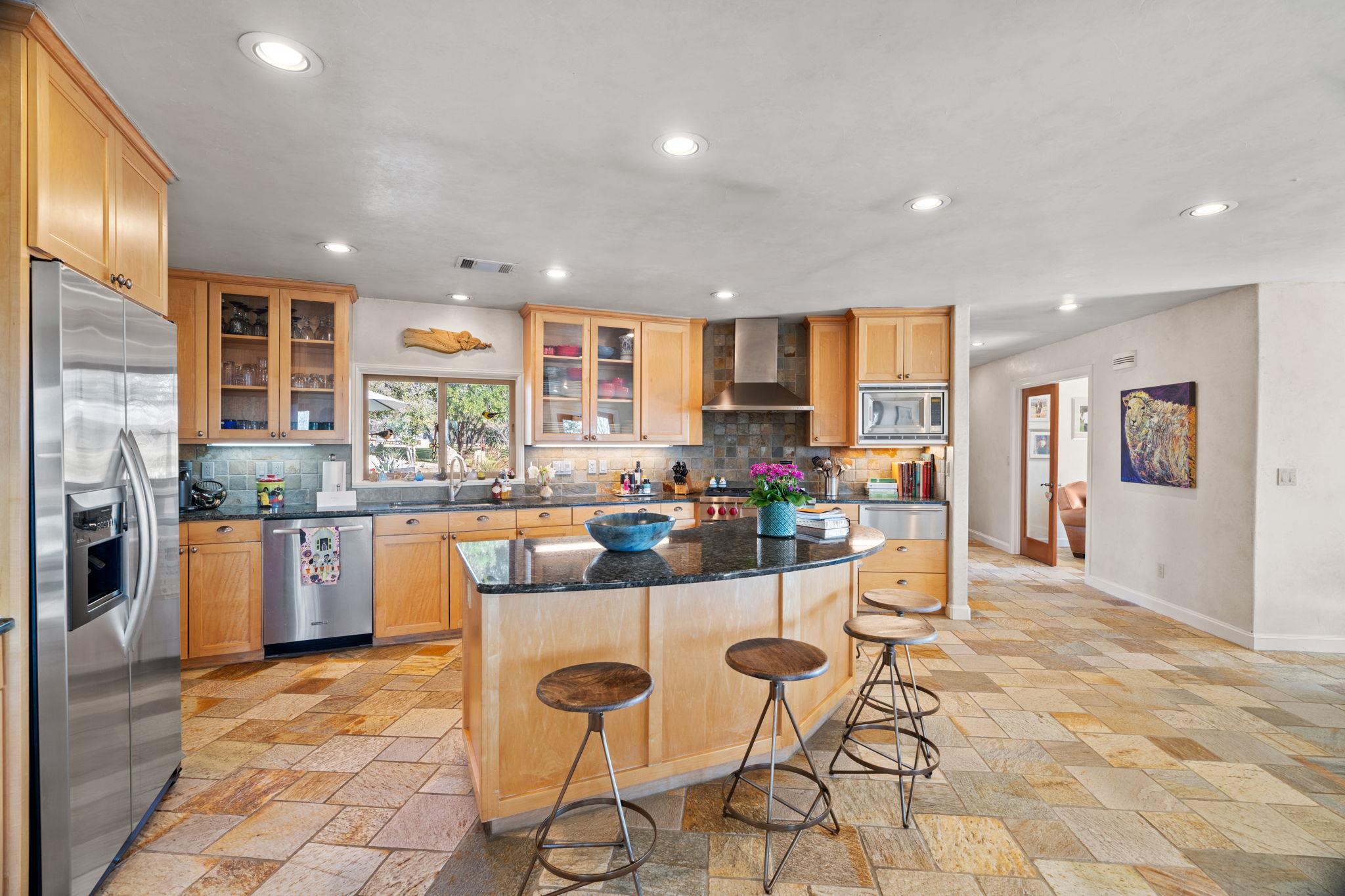 2910 Fall Creek Rd, Spicewood, TX 78669