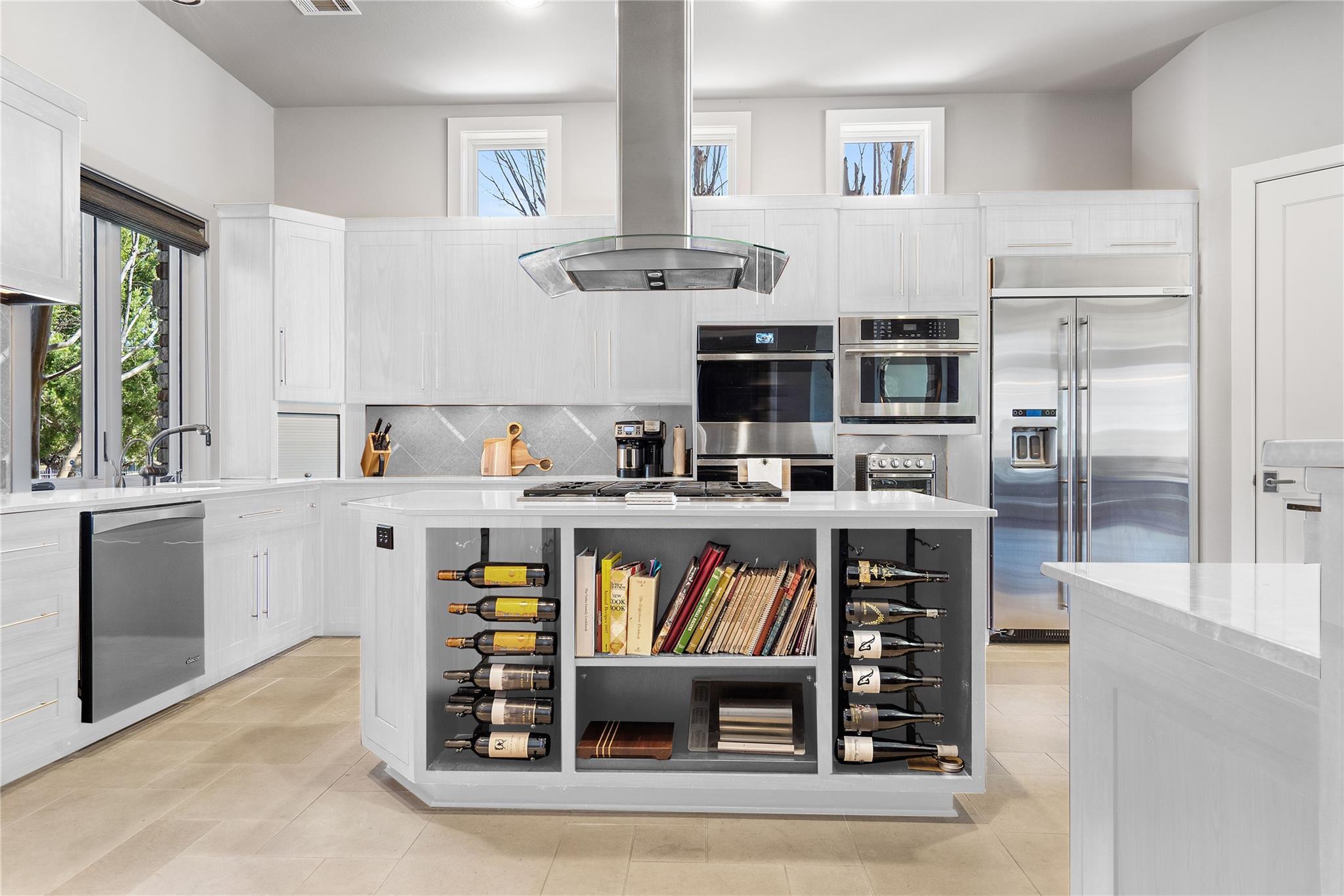 17807 Breakwater Dr, Jonestown, TX 78645