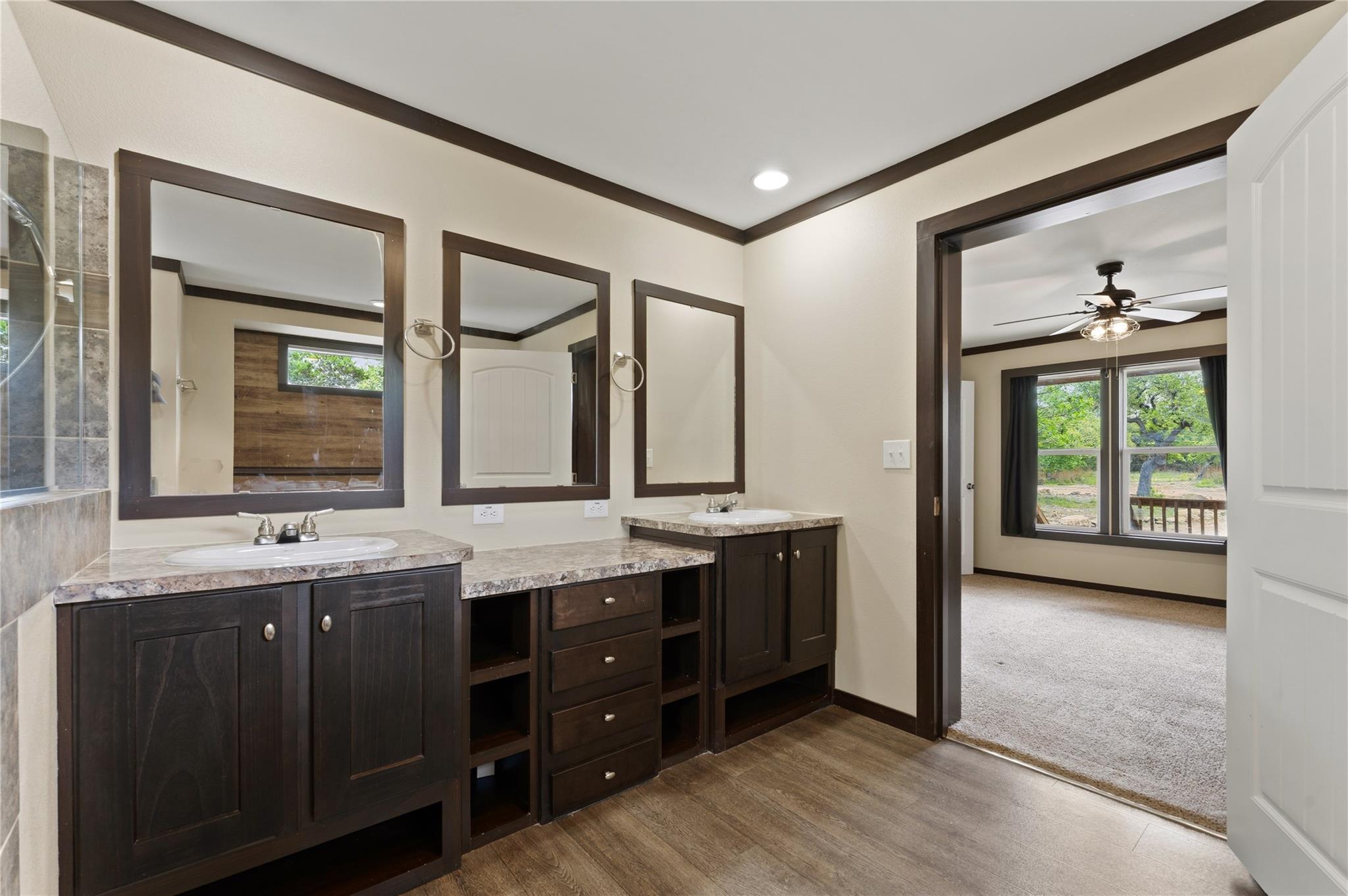 722 Wildwood Ln, Johnson City, TX 78636