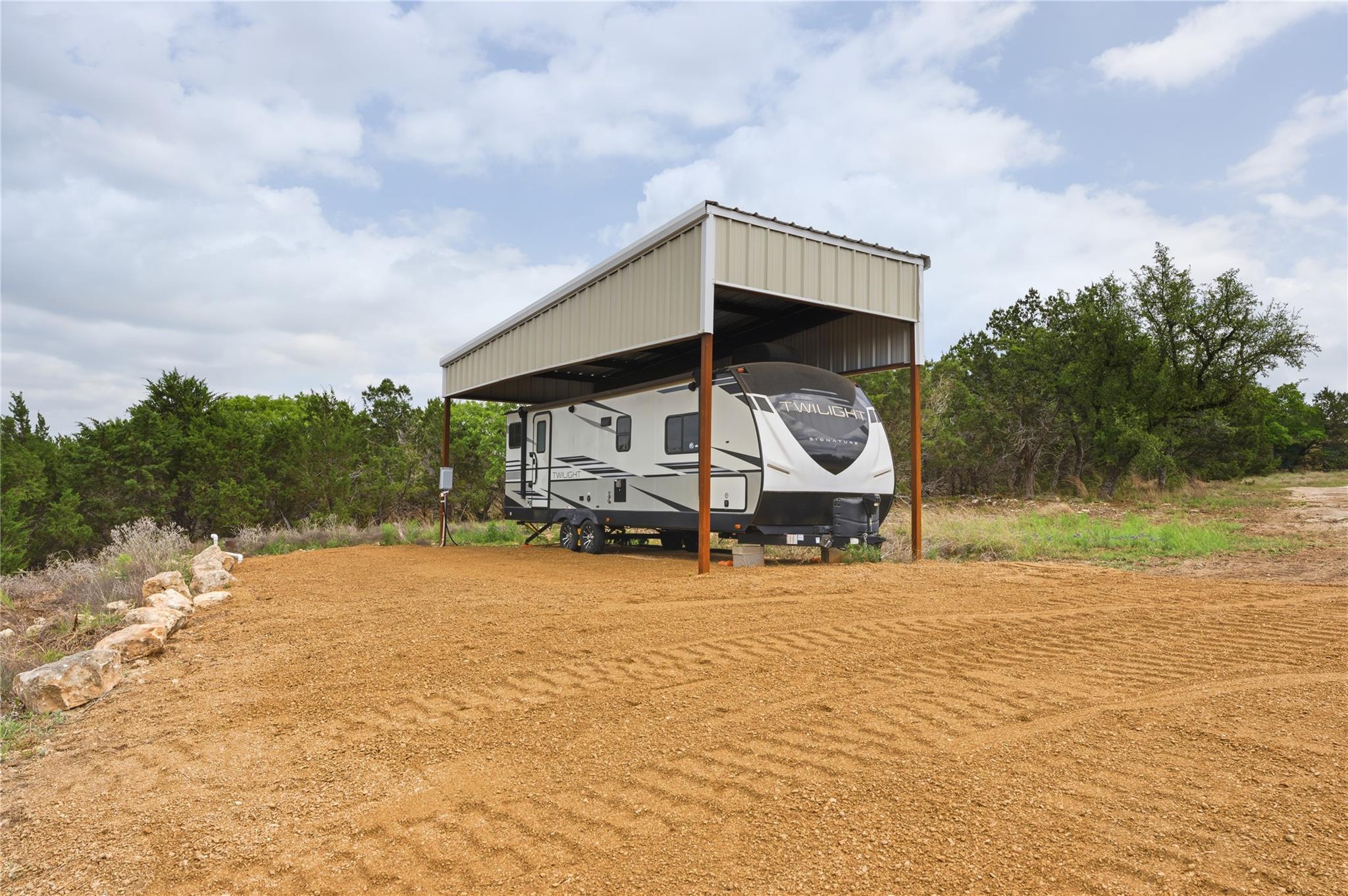 722 Wildwood Ln, Johnson City, TX 78636