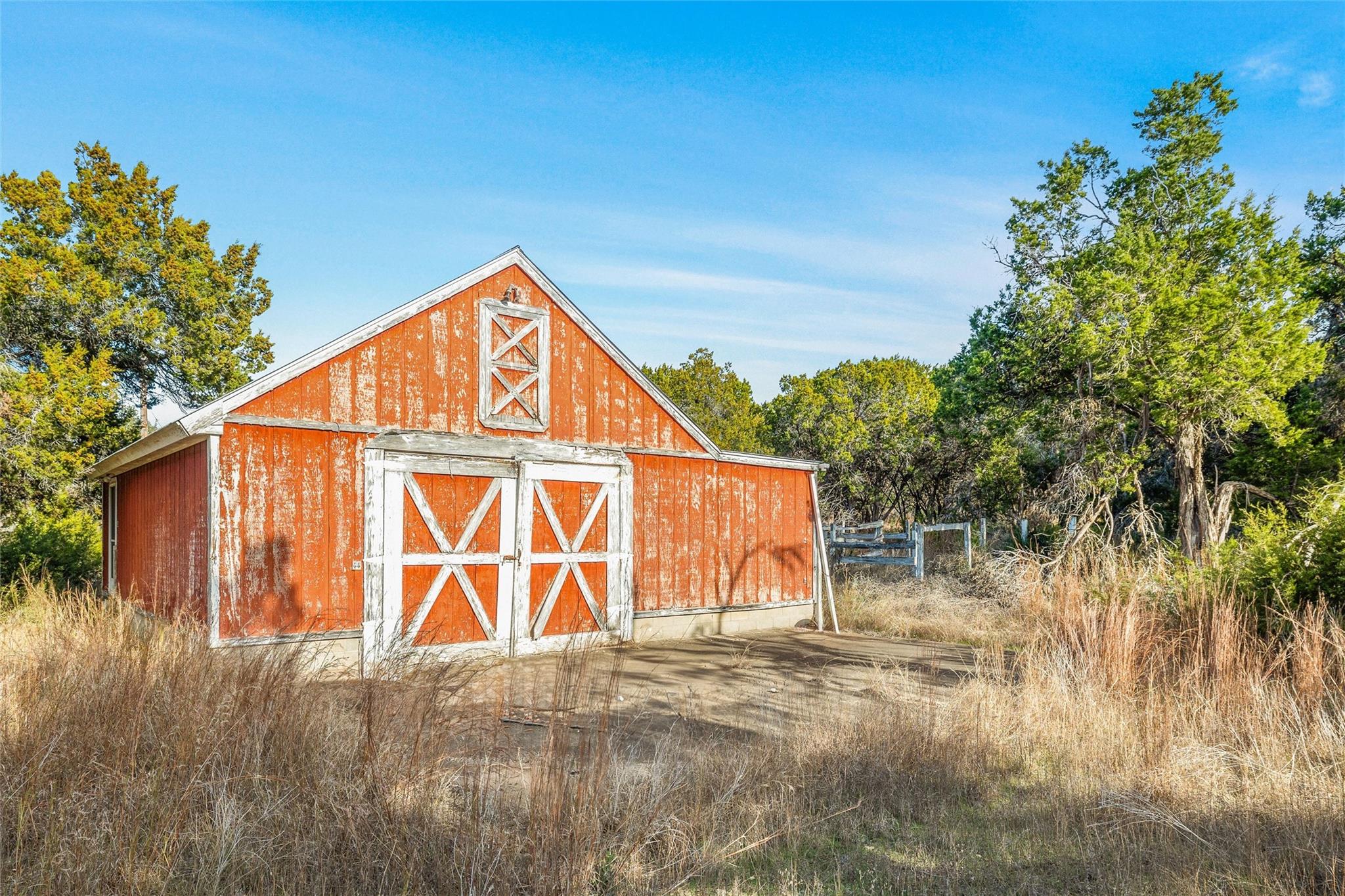 10107 Davy Crockett Dr, Dripping Springs, TX 78620