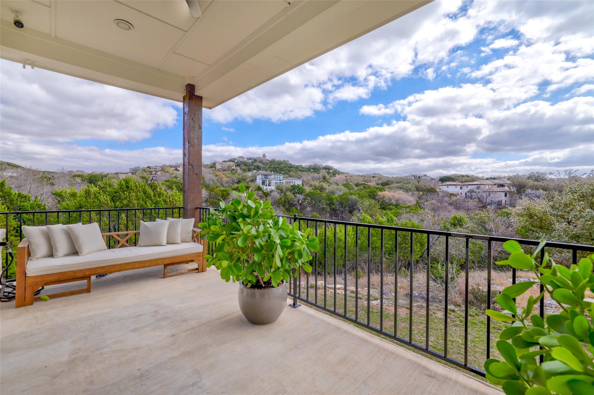 17701 Hunters Hollow, Jonestown, TX 78645