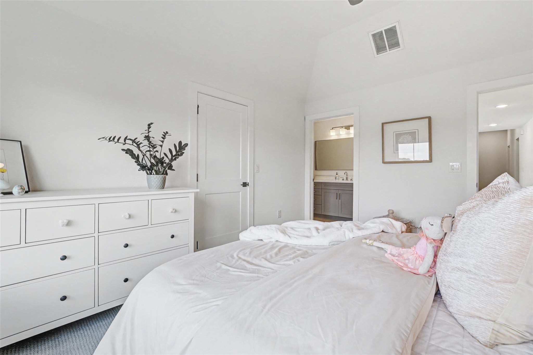 17701 Hunters Hollow, Jonestown, TX 78645