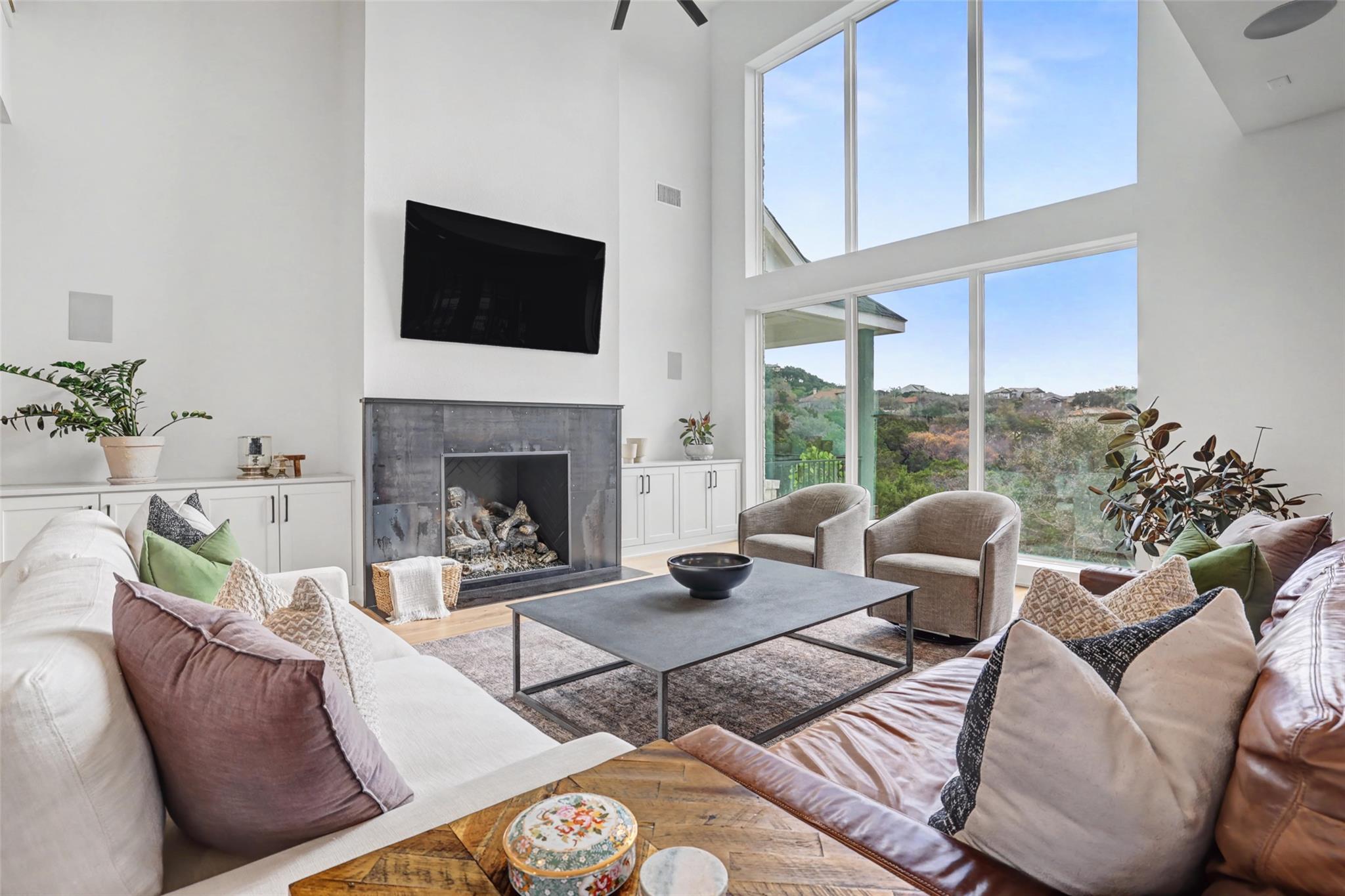 17701 Hunters Hollow, Jonestown, TX 78645