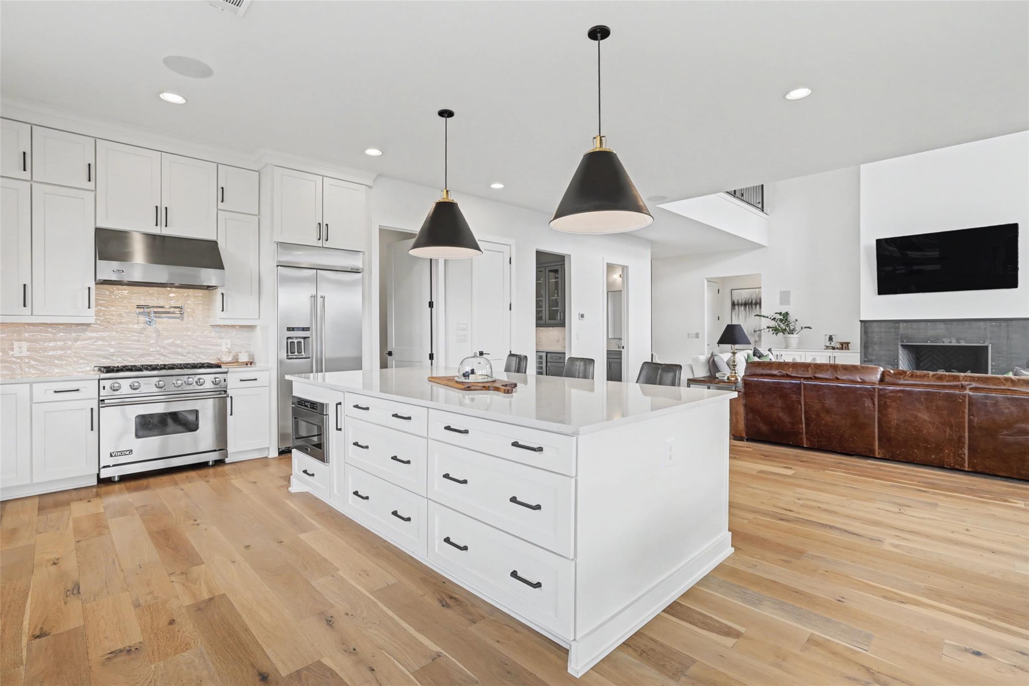 17701 Hunters Hollow, Jonestown, TX 78645