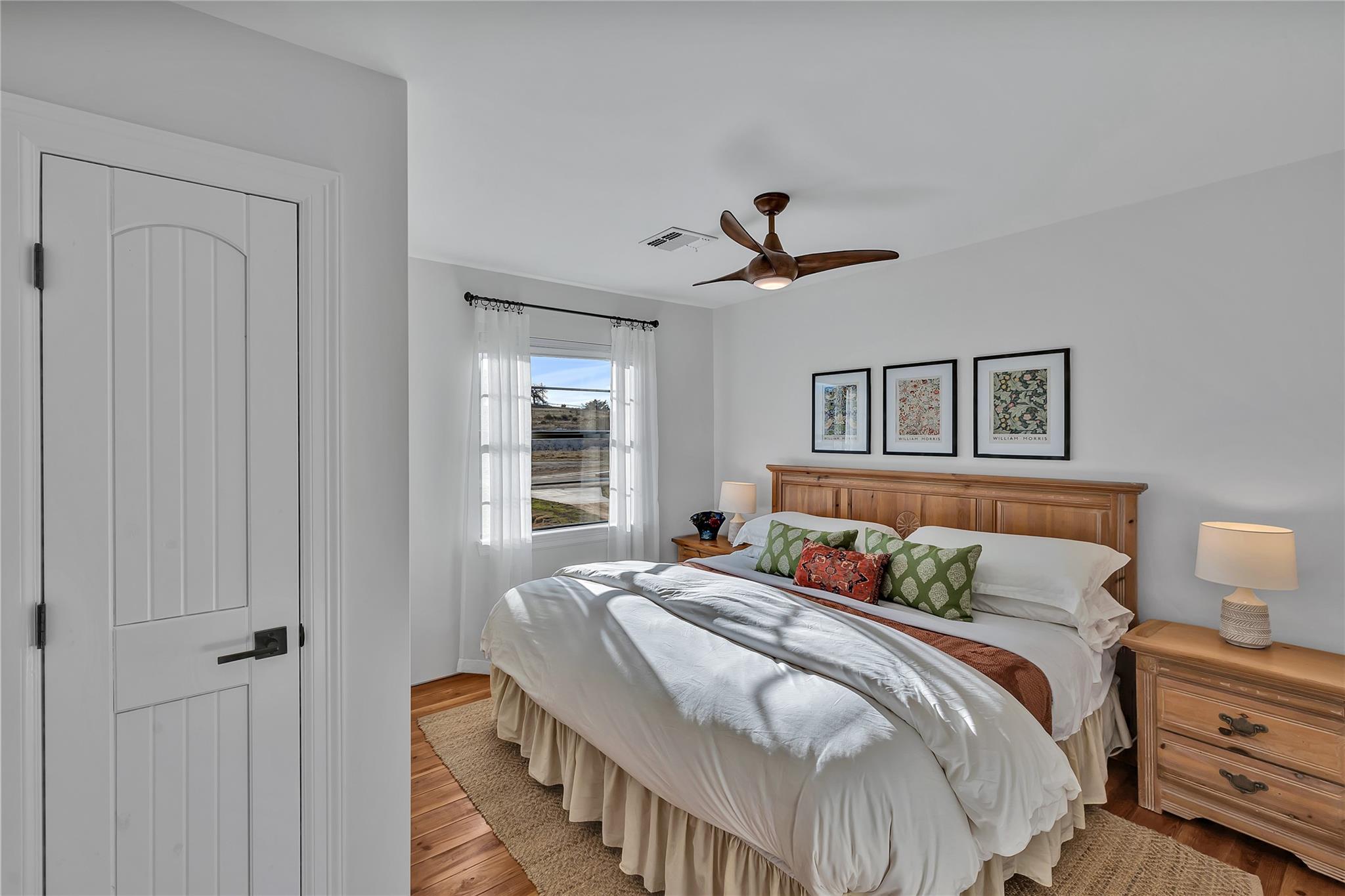 130 Overlook Dr, Fredericksburg, TX 78624