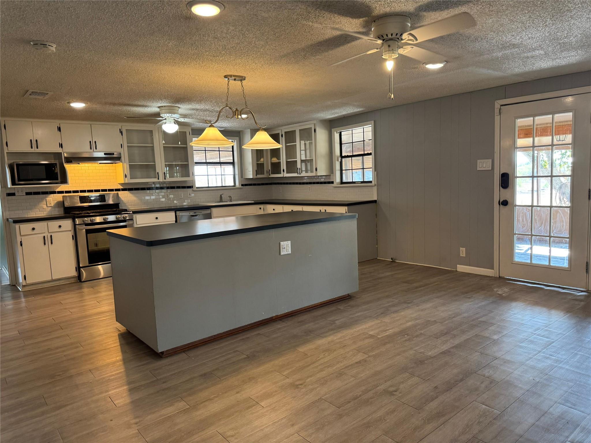 19142 Camino Real, Dale, TX 78616