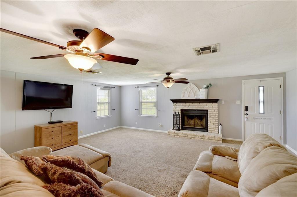 19142 Camino Real, Dale, TX 78616