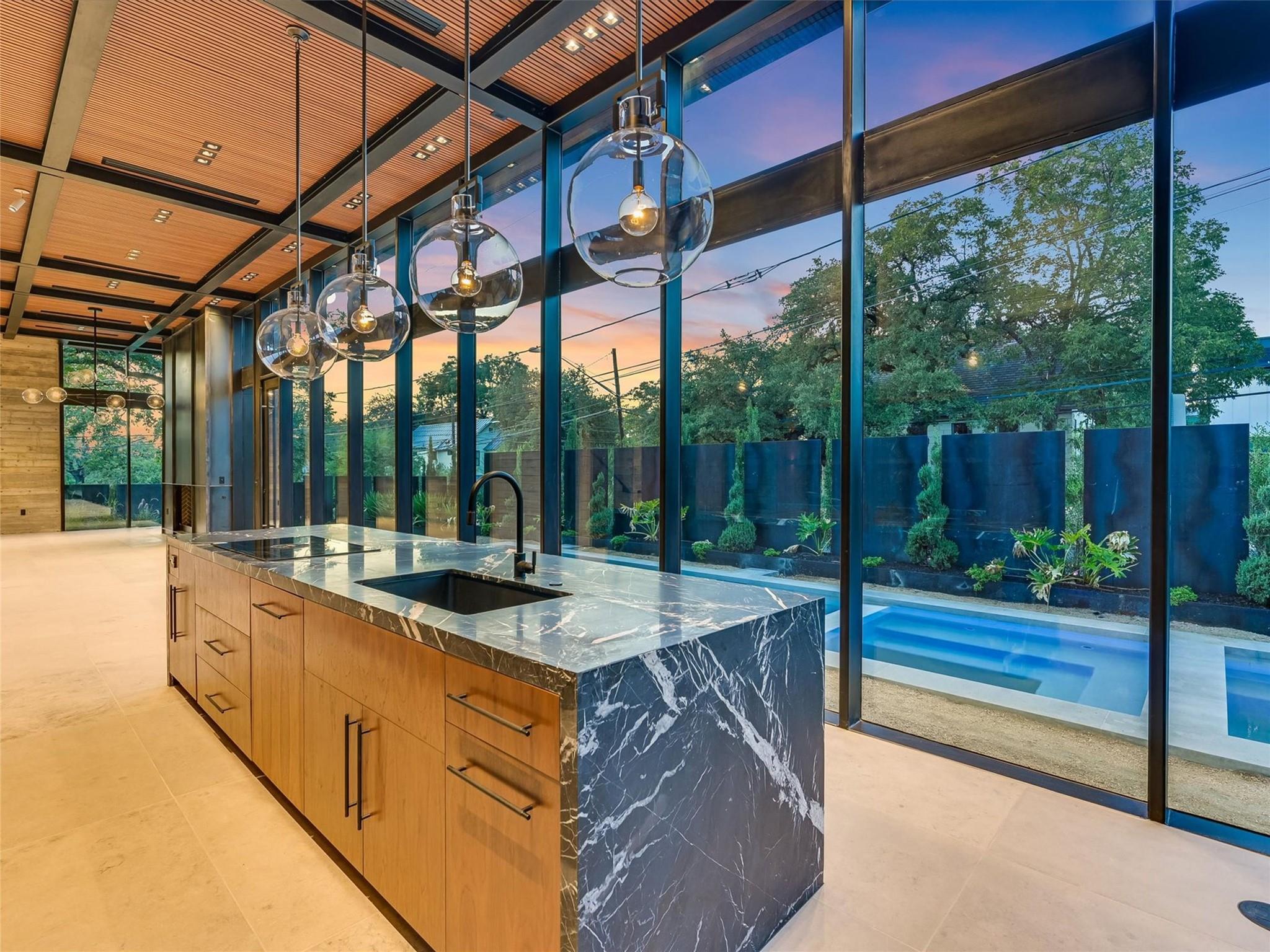 1901 Newton St, Austin, TX 78704