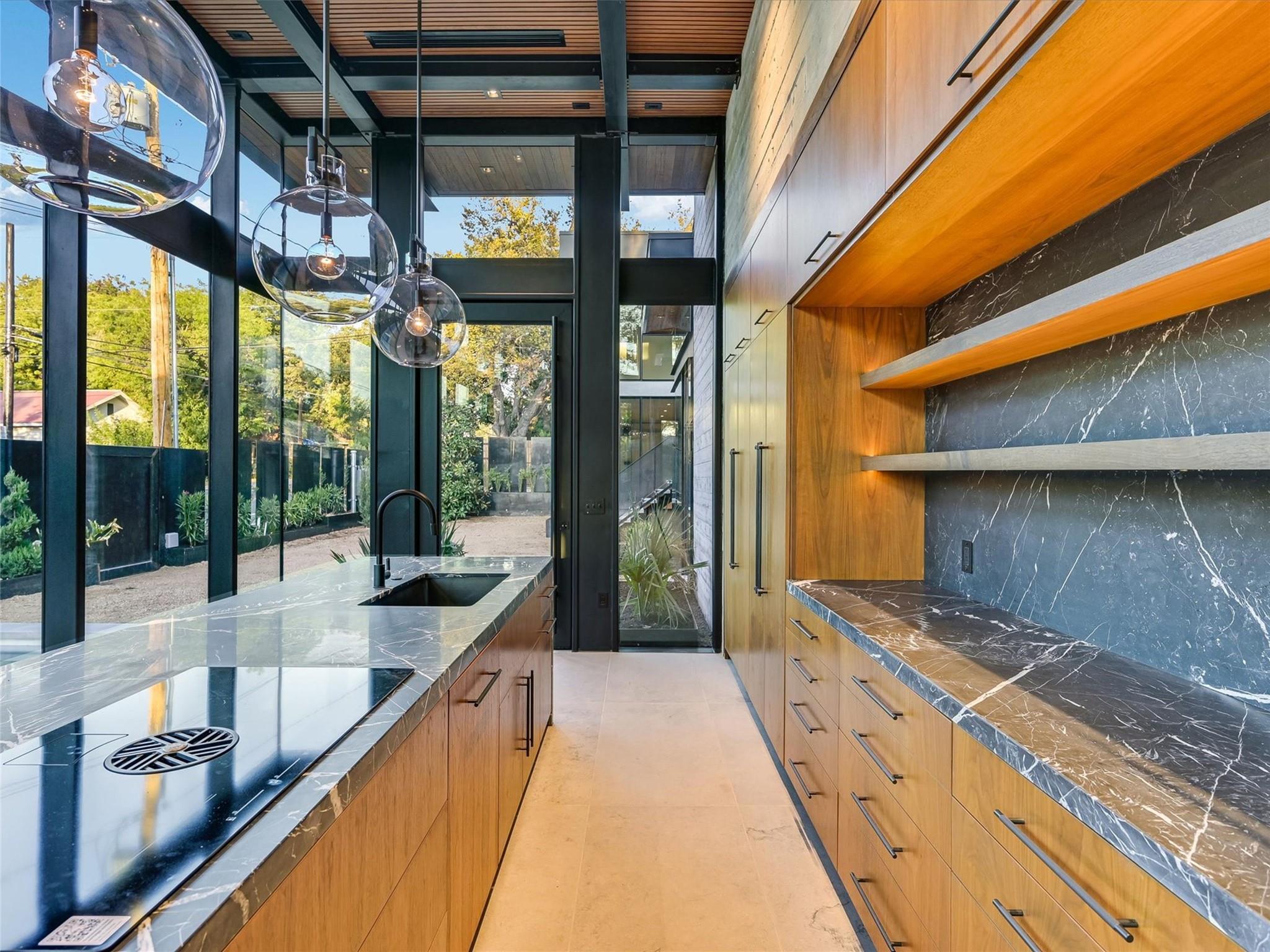 1901 Newton St, Austin, TX 78704