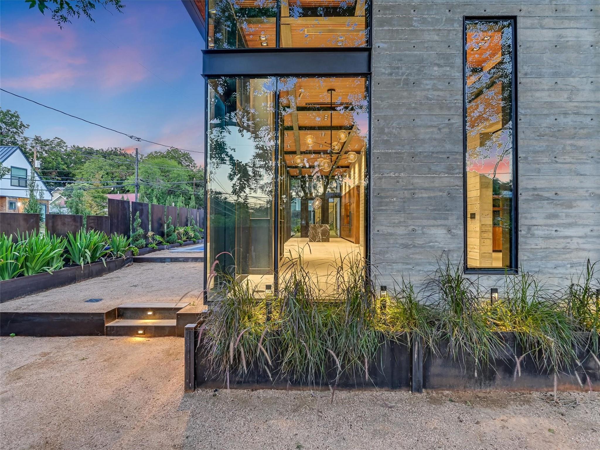 1901 Newton St, Austin, TX 78704