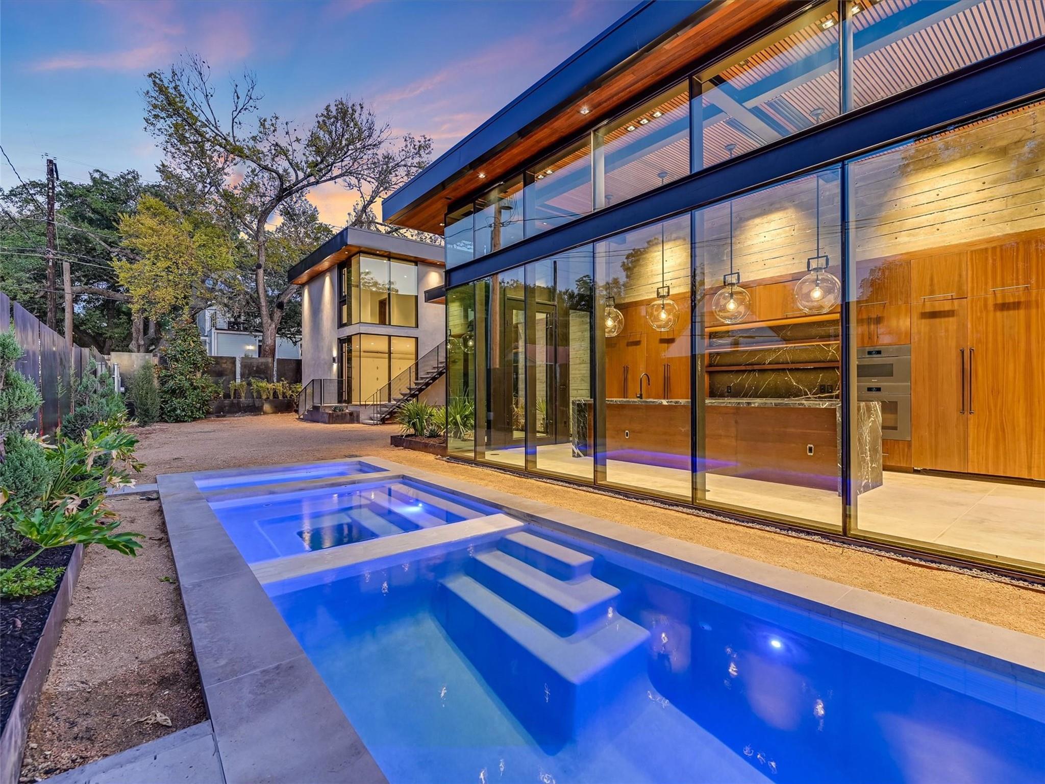 1901 Newton St, Austin, TX 78704