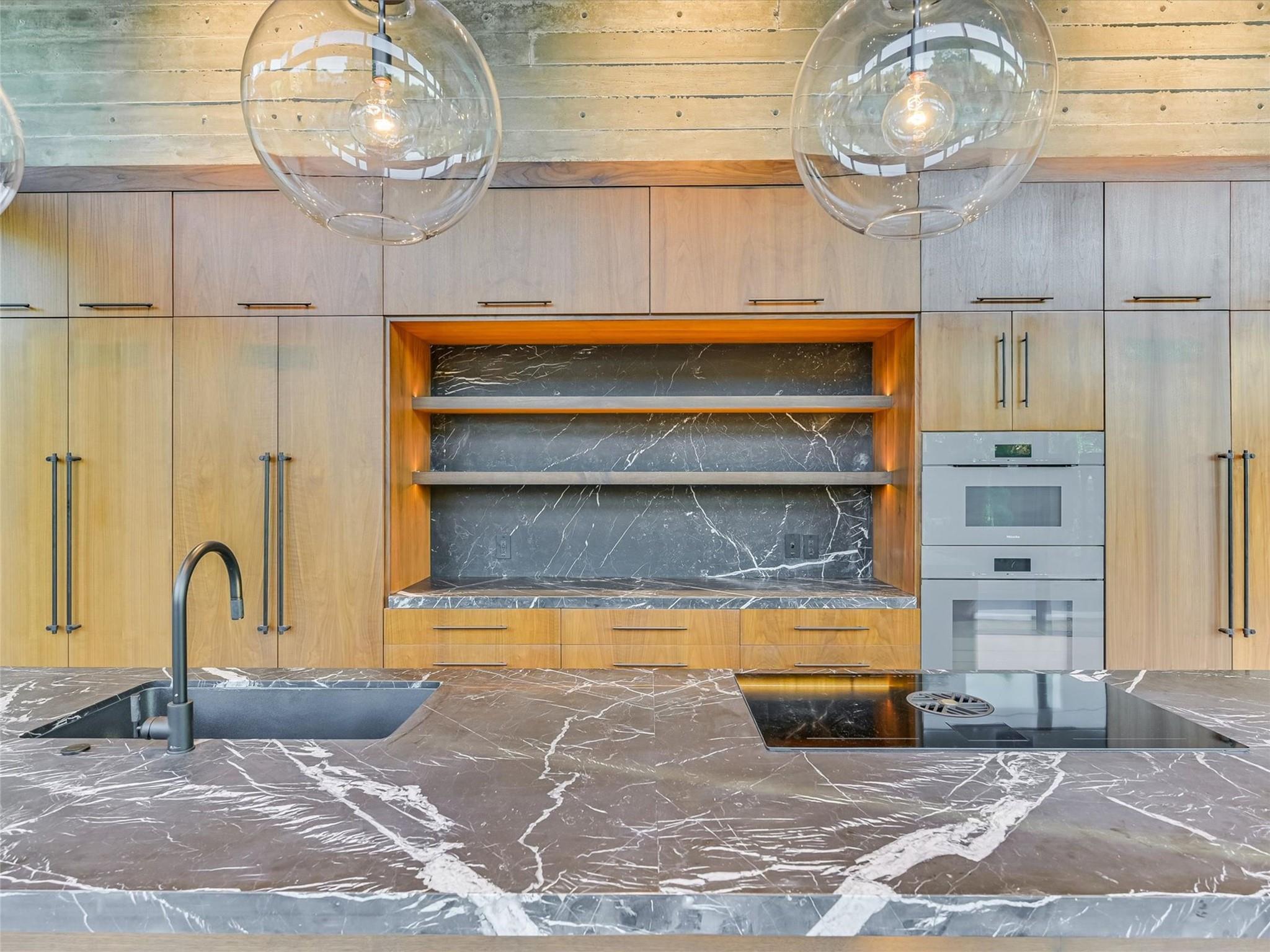 1901 Newton St, Austin, TX 78704