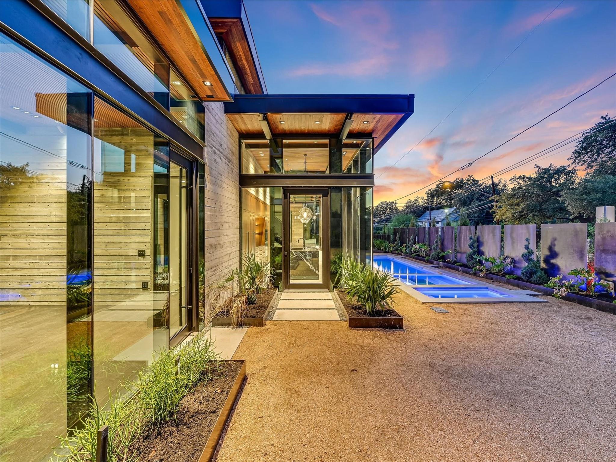 1901 Newton St, Austin, TX 78704