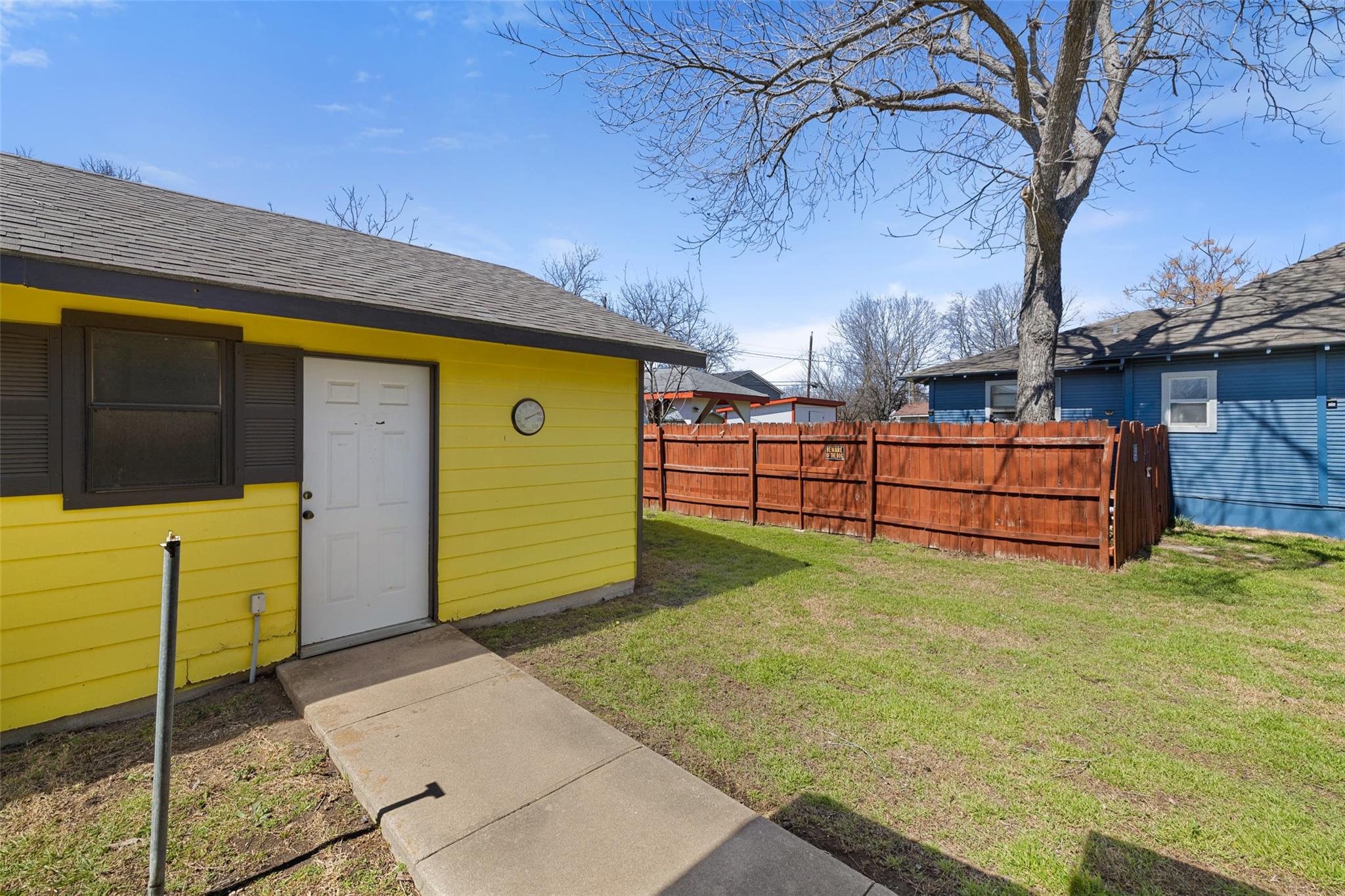 303 Vernon St, Taylor, TX 76574