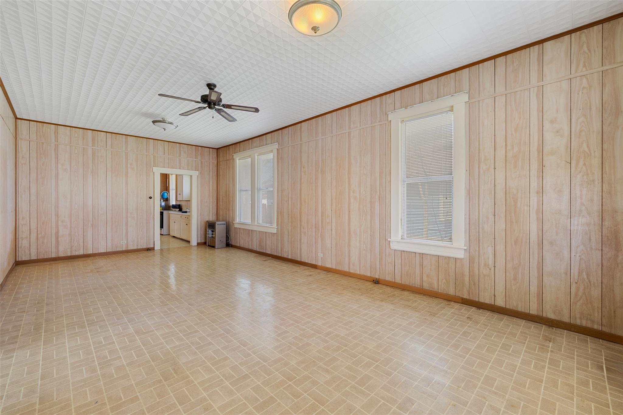 303 Vernon St, Taylor, TX 76574