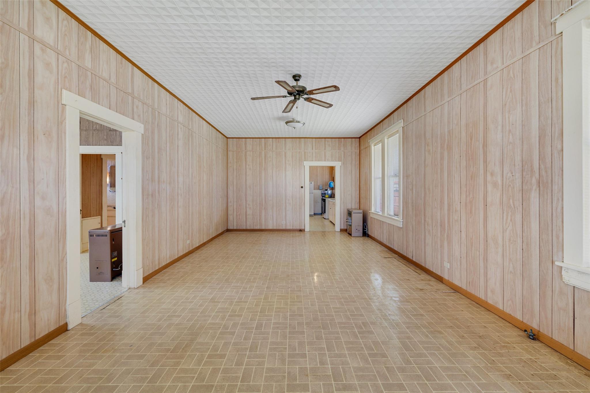 303 Vernon St, Taylor, TX 76574