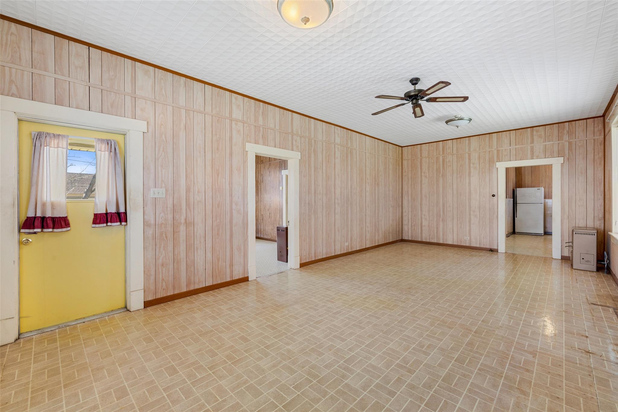 303 Vernon St, Taylor, TX 76574