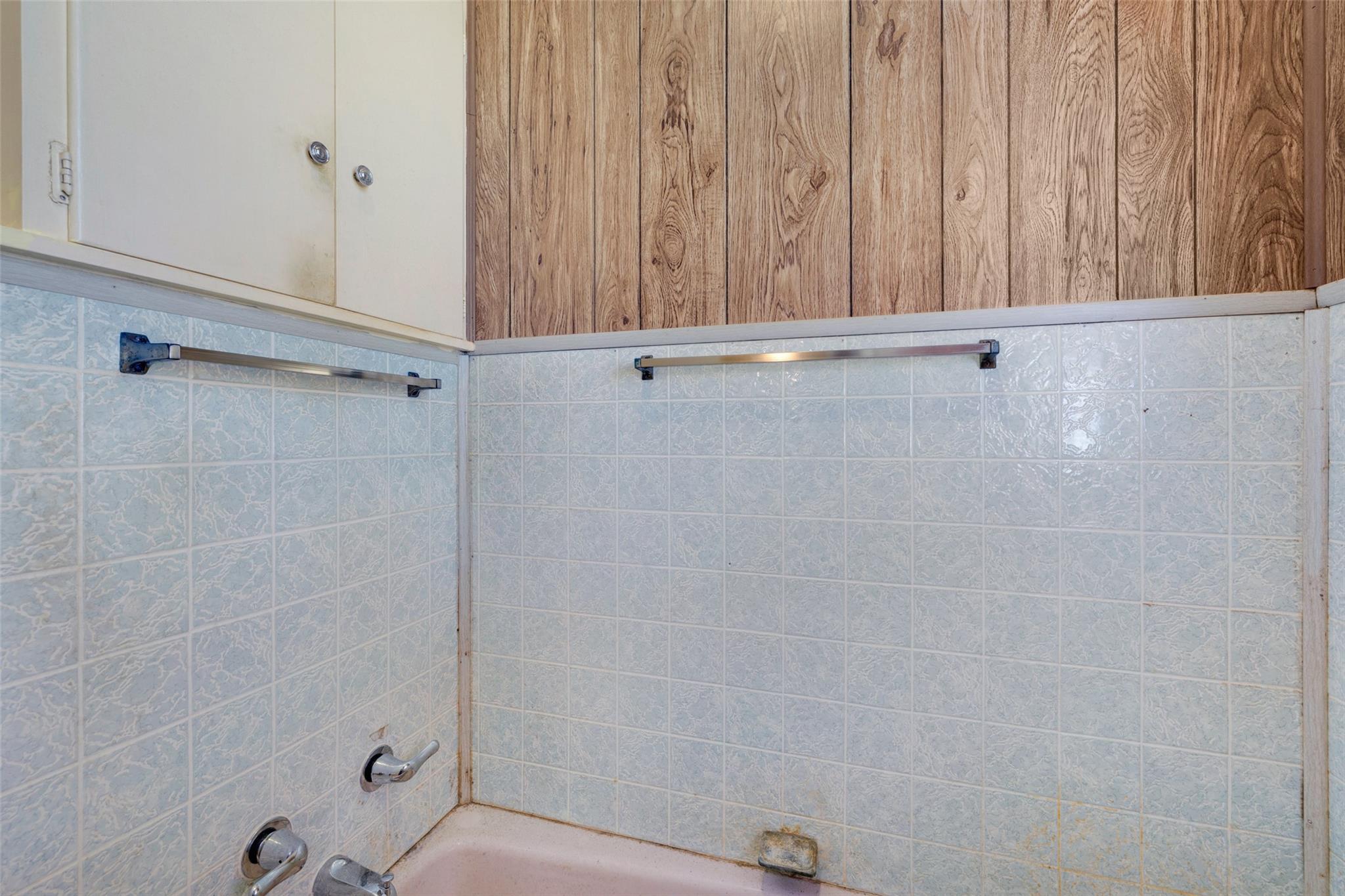 303 Vernon St, Taylor, TX 76574