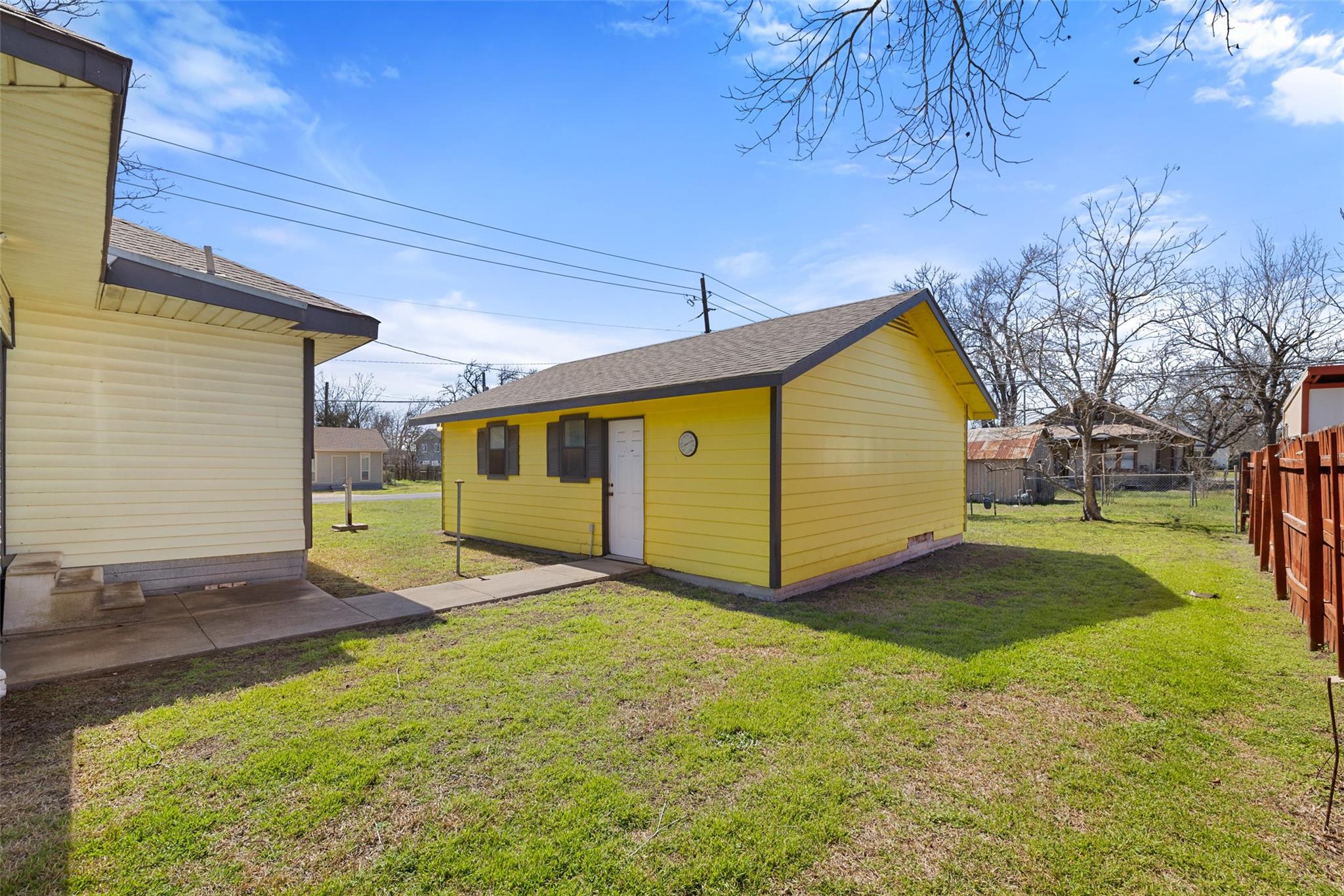 303 Vernon St, Taylor, TX 76574
