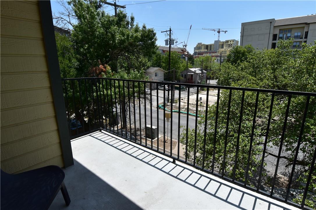 914 W 26th St # 304, Austin, TX 78705