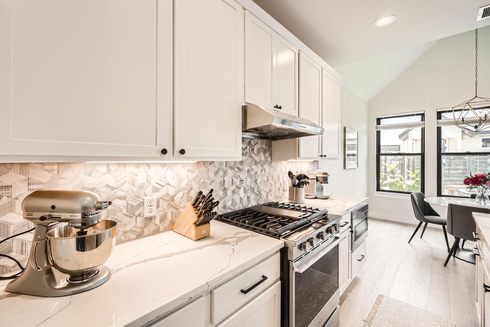1101 1/2 Brass St # 1, Austin, TX 78702