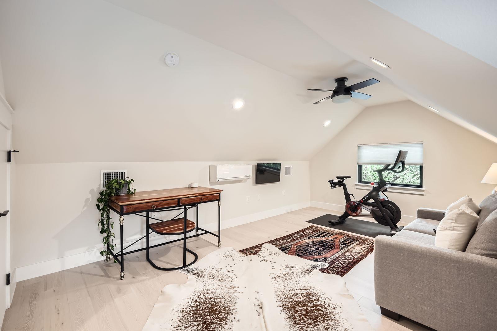 1101 1/2 Brass St # 1, Austin, TX 78702