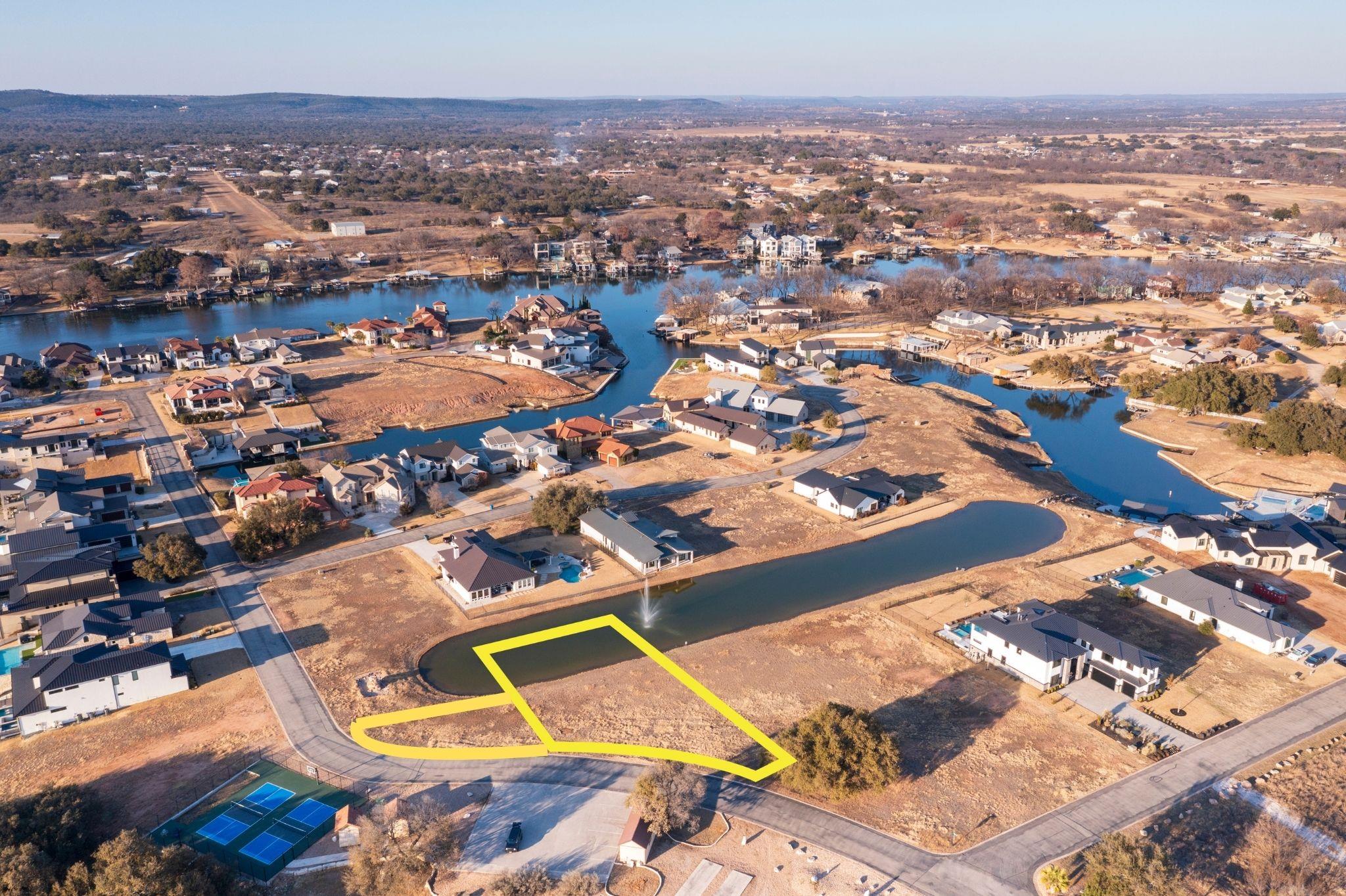 56 Clearwater Dr, Kingsland, TX 78639