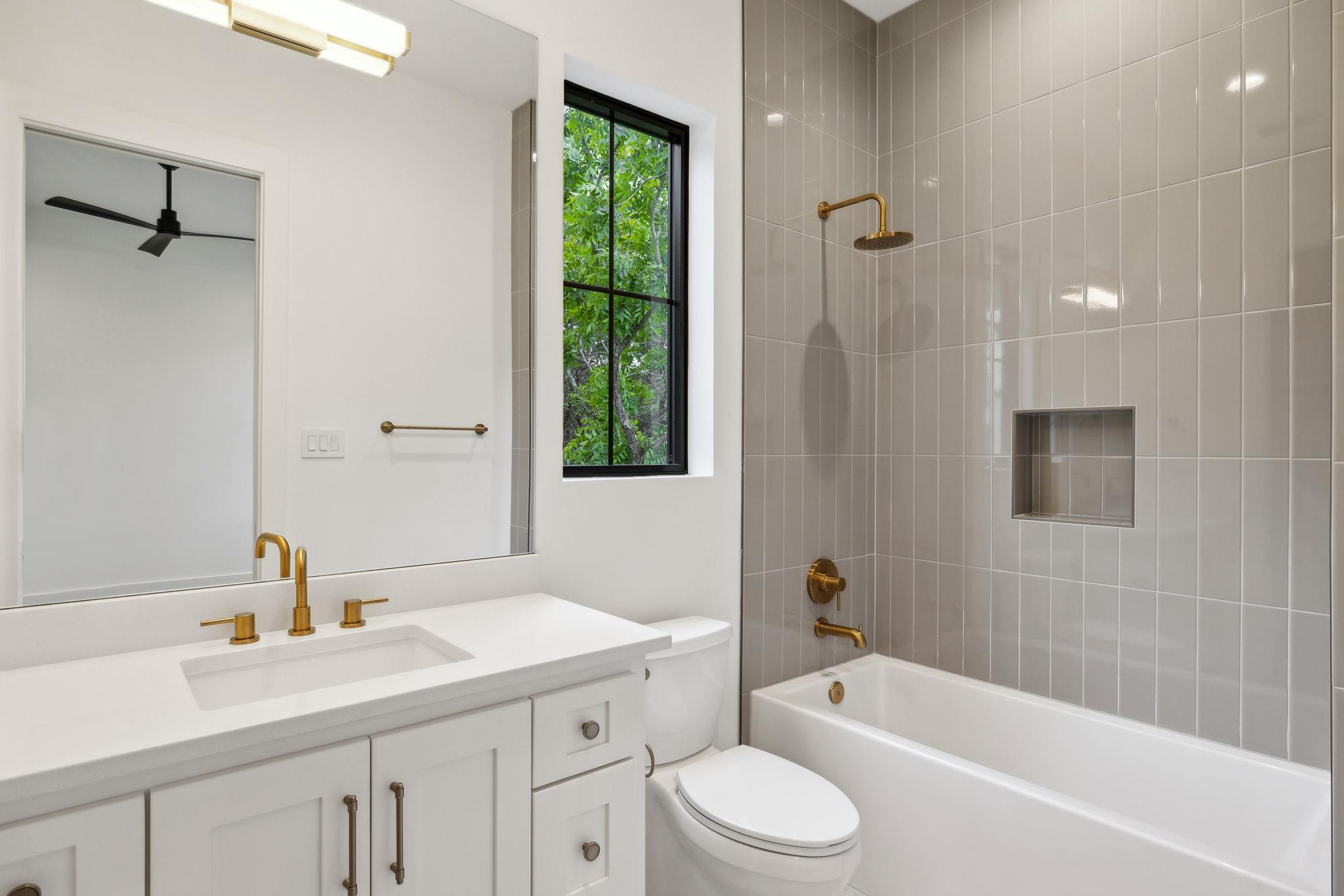 236 Riverfront Dr, New Braunfels, TX 78132